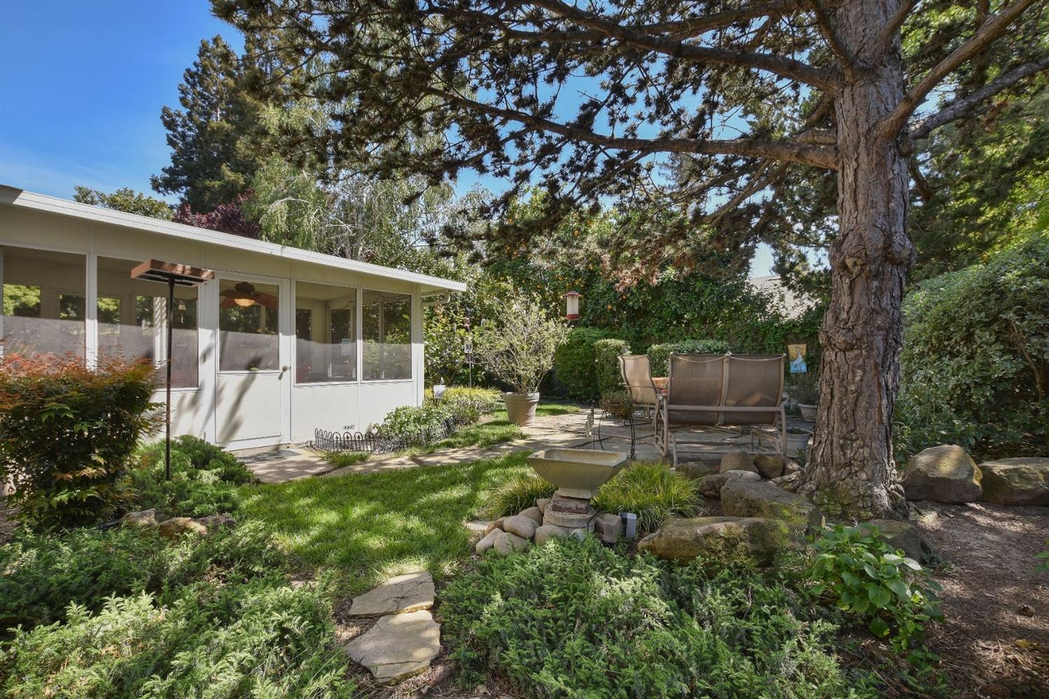 Sold, 4 Bedrooms, 2 Bathrooms, Single Family Home, Sacto So Land Park/Greenhaven, 808 Sao Jorge Way, Sacramento, CA 95831, Beth Christensen, Dunnigan Realtors, Top Agent