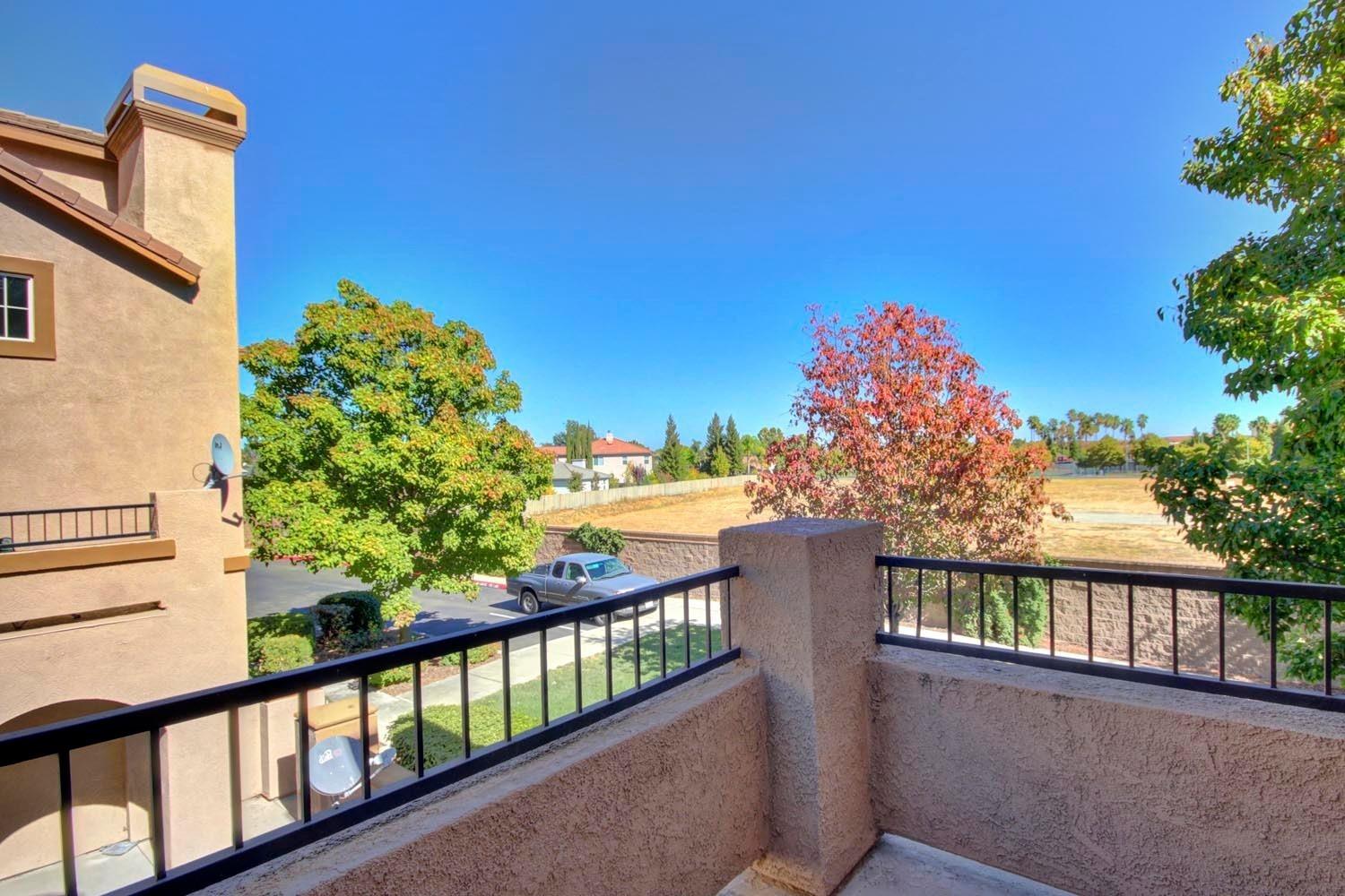 Sold, 2 Bedrooms, 2 Bathrooms, Condominium, No Sacto/Natomas/Del Paso Heights, 5350 Dunlay Dr #1717, Sacramento, CA 95835-1561, Beth Christensen, Dunnigan Realtors, Top Agent