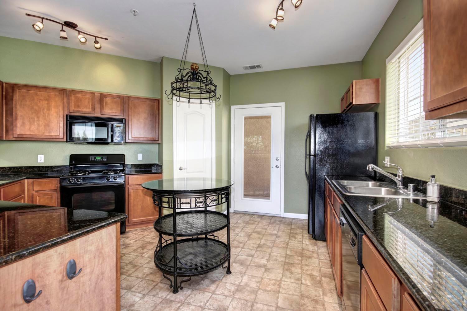 Sold, 2 Bedrooms, 2 Bathrooms, Condominium, No Sacto/Natomas/Del Paso Heights, 5350 Dunlay Dr #1717, Sacramento, CA 95835-1561, Beth Christensen, Dunnigan Realtors, Top Agent