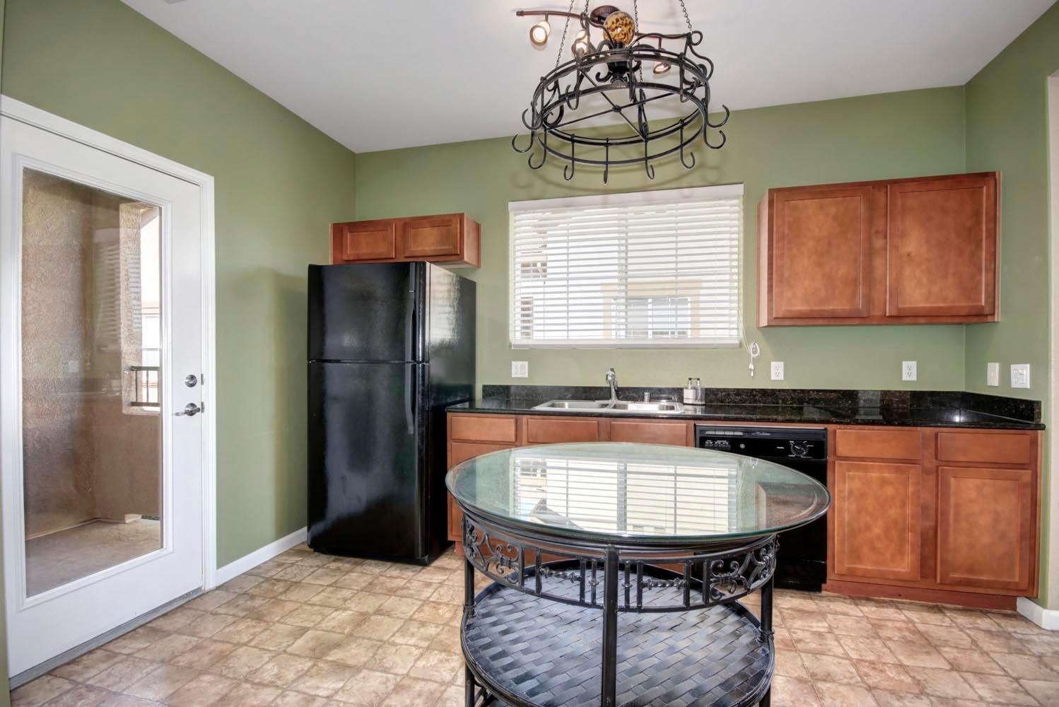 Sold, 2 Bedrooms, 2 Bathrooms, Condominium, No Sacto/Natomas/Del Paso Heights, 5350 Dunlay Dr #1717, Sacramento, CA 95835-1561, Beth Christensen, Dunnigan Realtors, Top Agent