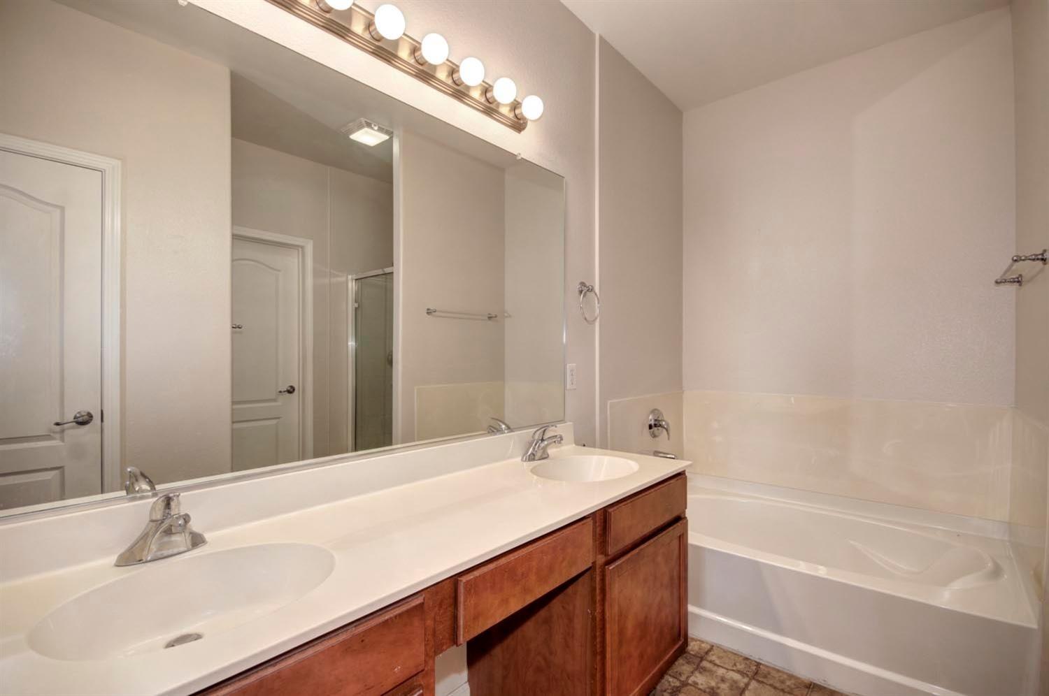 Sold, 2 Bedrooms, 2 Bathrooms, Condominium, No Sacto/Natomas/Del Paso Heights, 5350 Dunlay Dr #1717, Sacramento, CA 95835-1561, Beth Christensen, Dunnigan Realtors, Top Agent