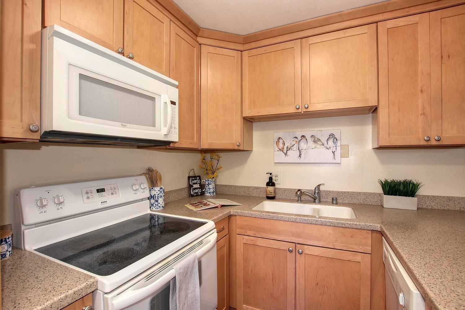 Sold, 2 Bedrooms, 1 Bathrooms, Condominium, Sacto Arden/Arcade Creek/Vicinity, 2229 Woodside Ln #4, Sacramento, CA 95825-8629, Beth Christensen, Dunnigan Realtors, Top Agent