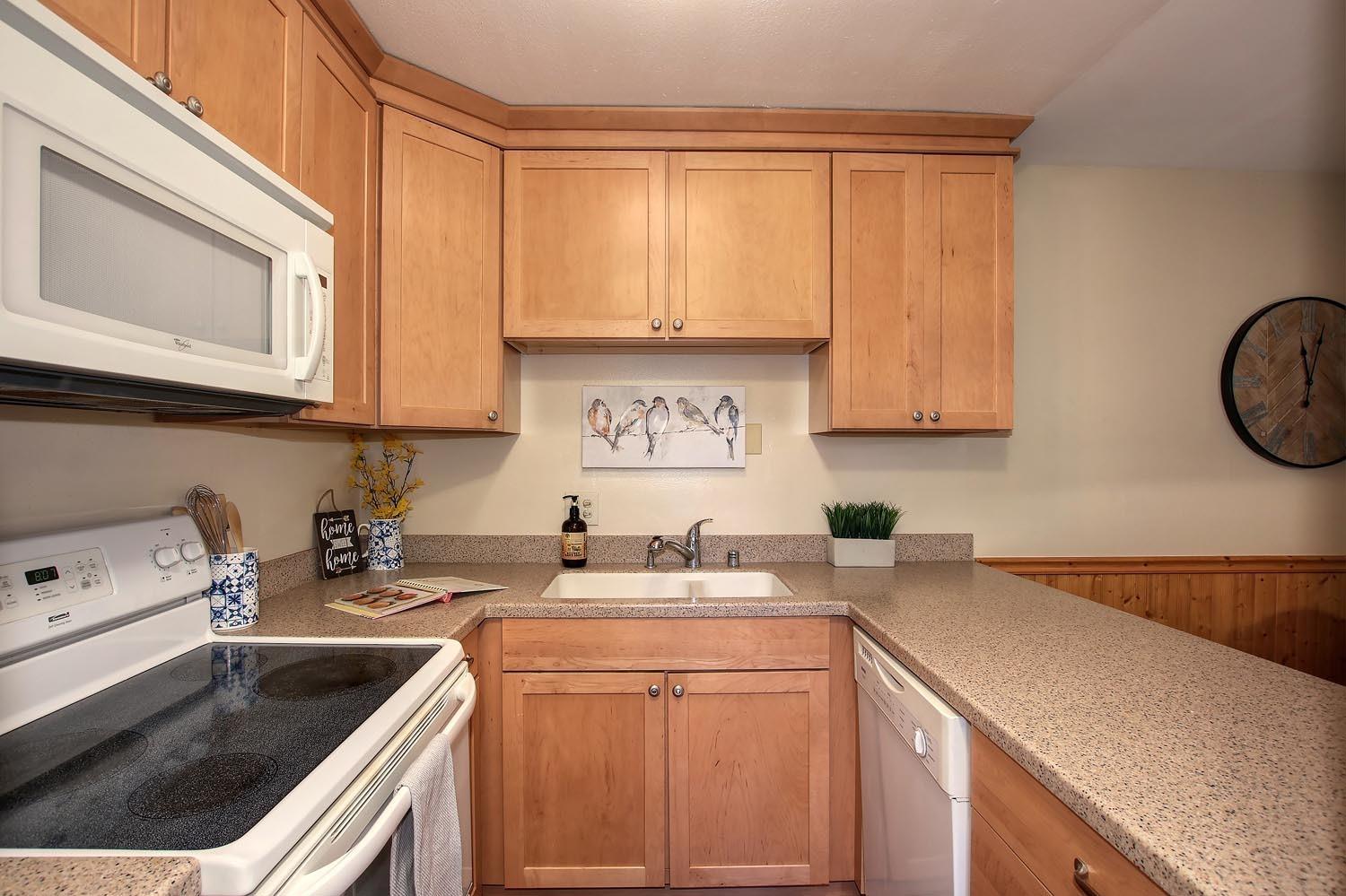 Sold, 2 Bedrooms, 1 Bathrooms, Condominium, Sacto Arden/Arcade Creek/Vicinity, 2229 Woodside Ln #4, Sacramento, CA 95825-8629, Beth Christensen, Dunnigan Realtors, Top Agent