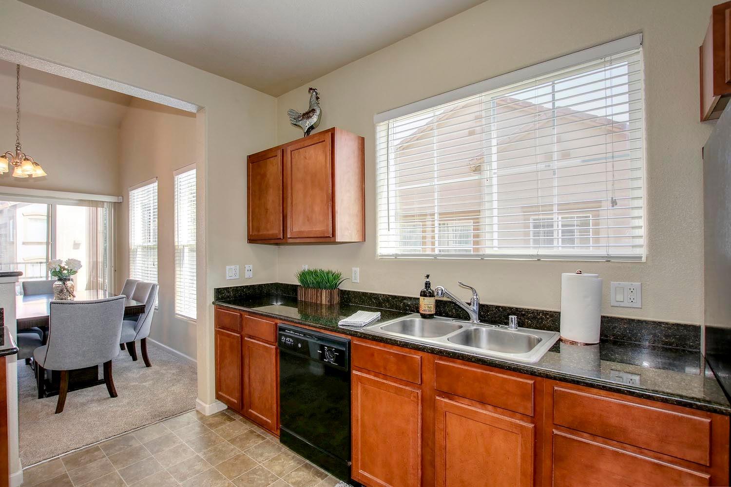 Sold, 2 Bedrooms, 2 Bathrooms, Condominium, No Sacto/Natomas/Del Paso Heights, 5350 Dunlay Dr #2714, Sacramento, CA 95835-1594, Beth Christensen, Dunnigan Realtors, Top Agent