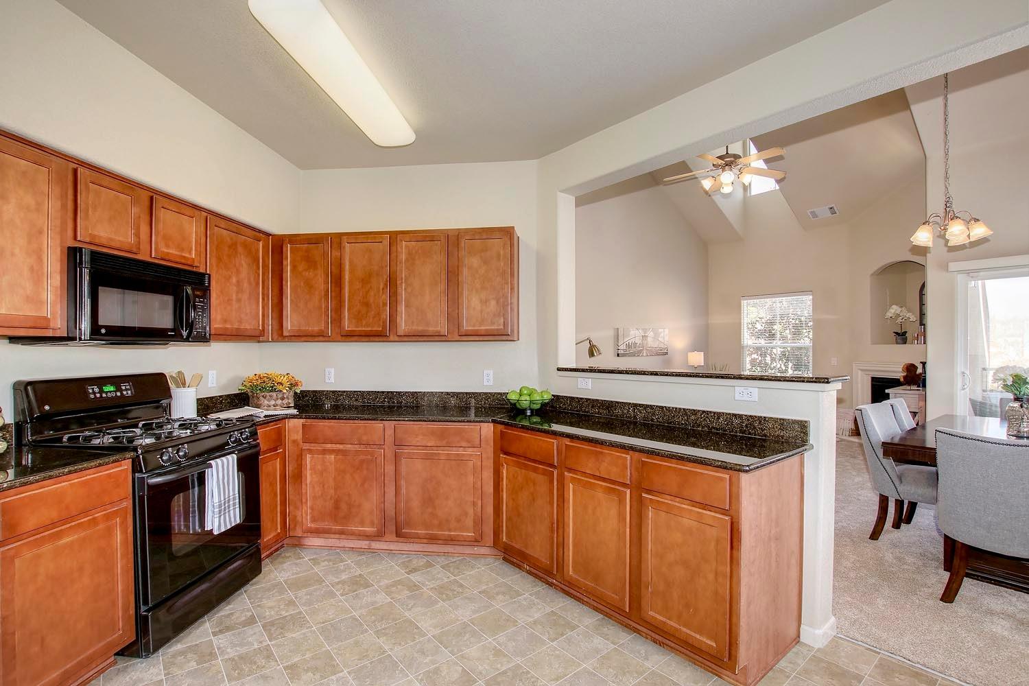 Sold, 2 Bedrooms, 2 Bathrooms, Condominium, No Sacto/Natomas/Del Paso Heights, 5350 Dunlay Dr #2714, Sacramento, CA 95835-1594, Beth Christensen, Dunnigan Realtors, Top Agent