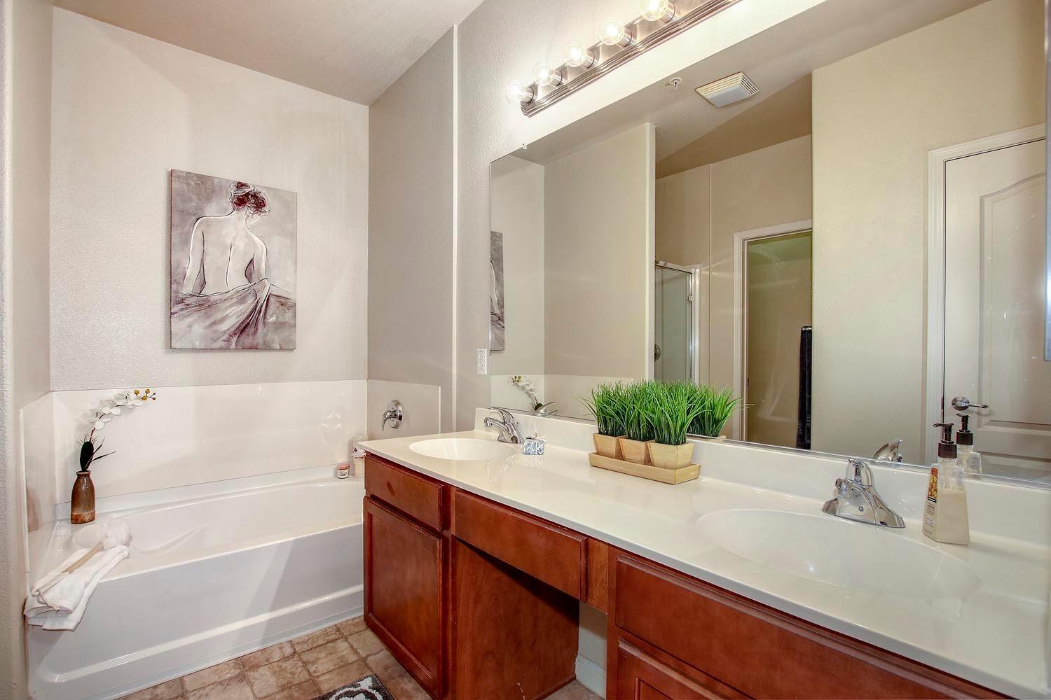 Sold, 2 Bedrooms, 2 Bathrooms, Condominium, No Sacto/Natomas/Del Paso Heights, 5350 Dunlay Dr #2714, Sacramento, CA 95835-1594, Beth Christensen, Dunnigan Realtors, Top Agent