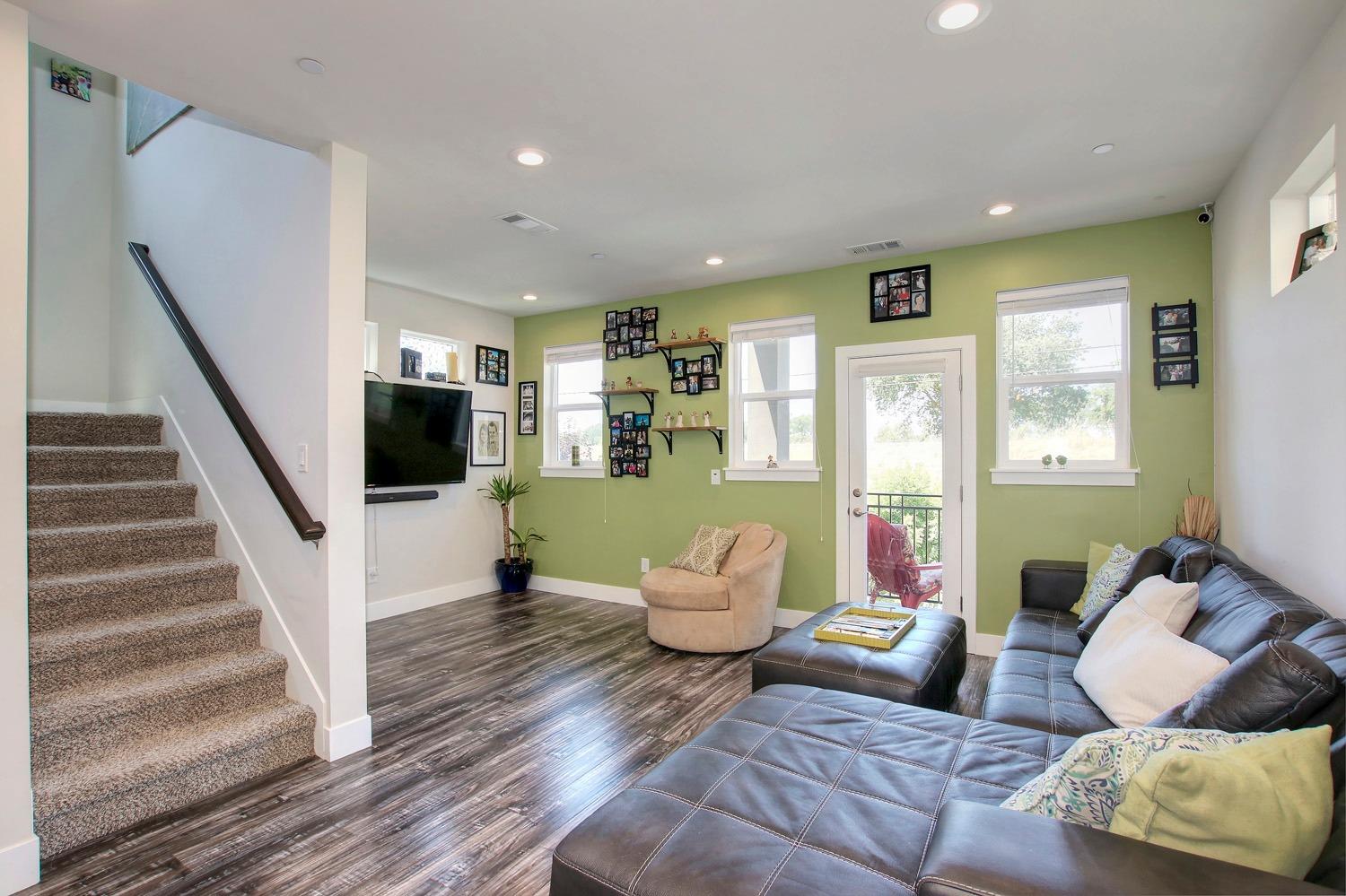 Sold, 3 Bedrooms, 2 Bathrooms, Single Family Home, Sacto So Land Park/Greenhaven, 24 Rio Viale Ct, Sacramento, CA 95831-8200, Beth Christensen, Dunnigan Realtors, Top Agent