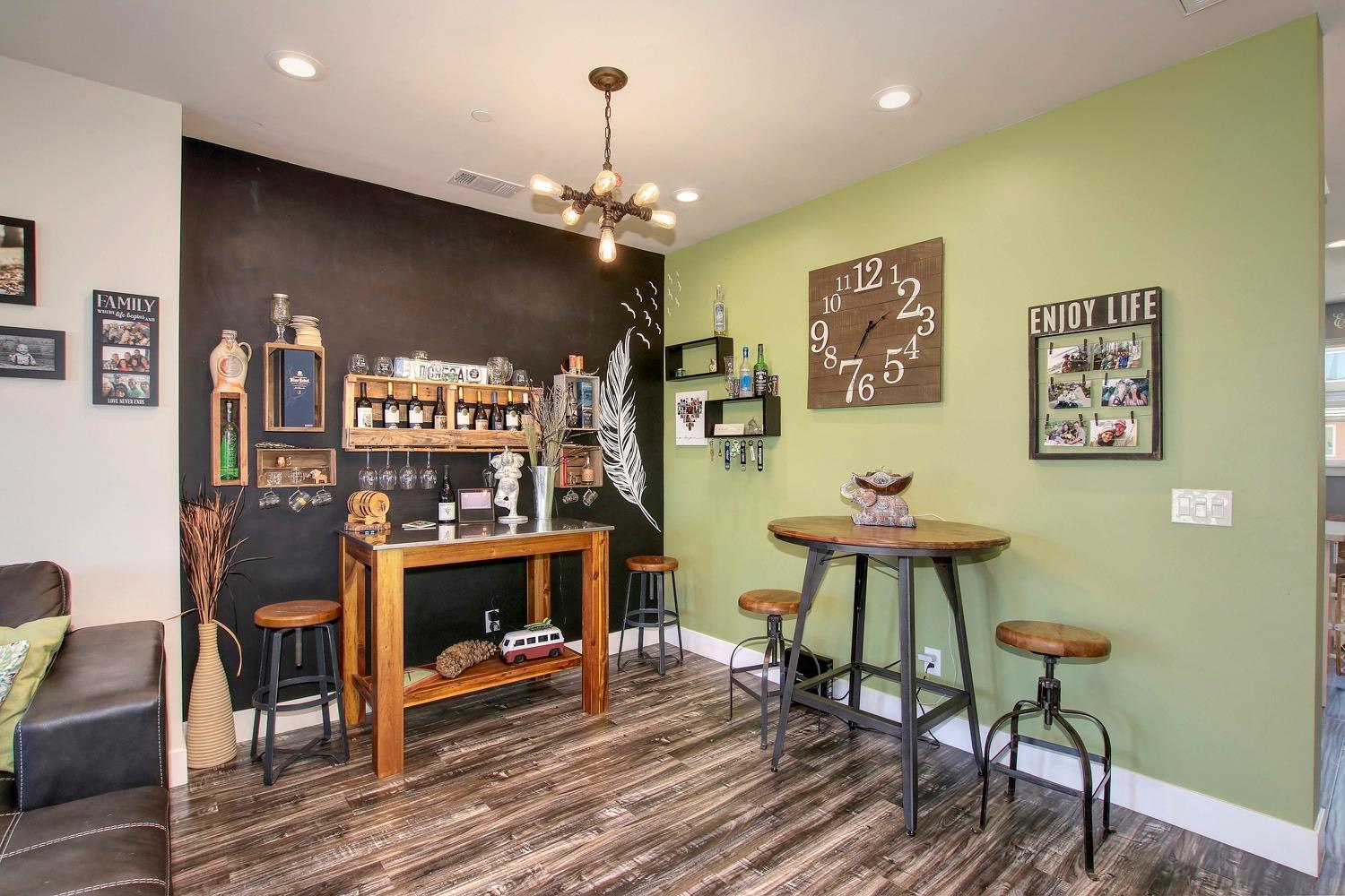 Sold, 3 Bedrooms, 2 Bathrooms, Single Family Home, Sacto So Land Park/Greenhaven, 24 Rio Viale Ct, Sacramento, CA 95831-8200, Beth Christensen, Dunnigan Realtors, Top Agent