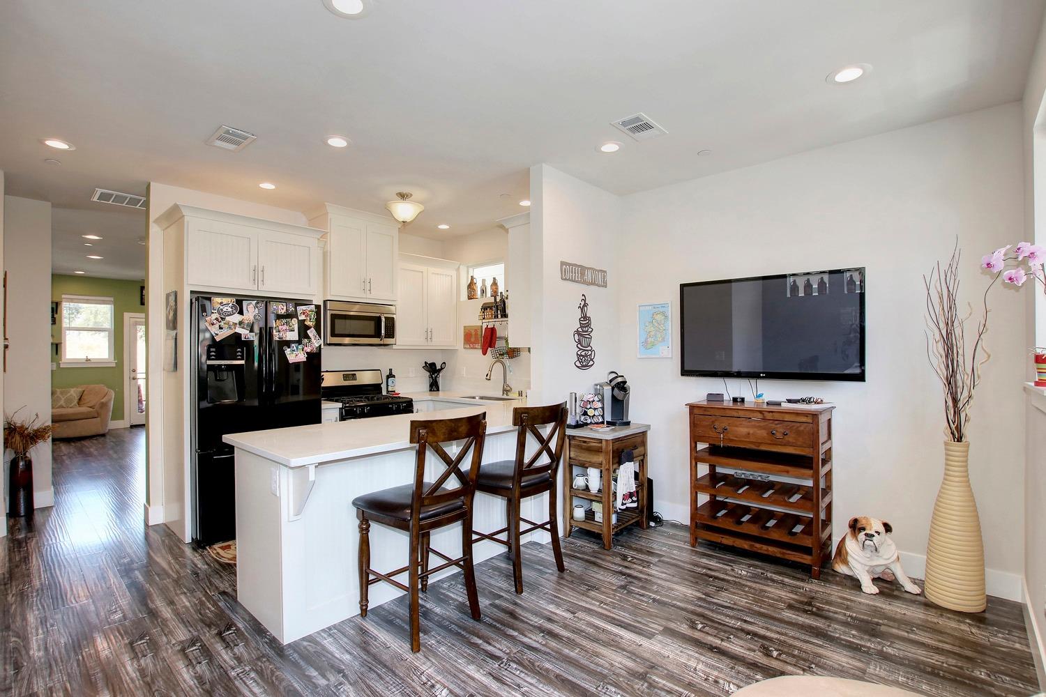 Sold, 3 Bedrooms, 2 Bathrooms, Single Family Home, Sacto So Land Park/Greenhaven, 24 Rio Viale Ct, Sacramento, CA 95831-8200, Beth Christensen, Dunnigan Realtors, Top Agent