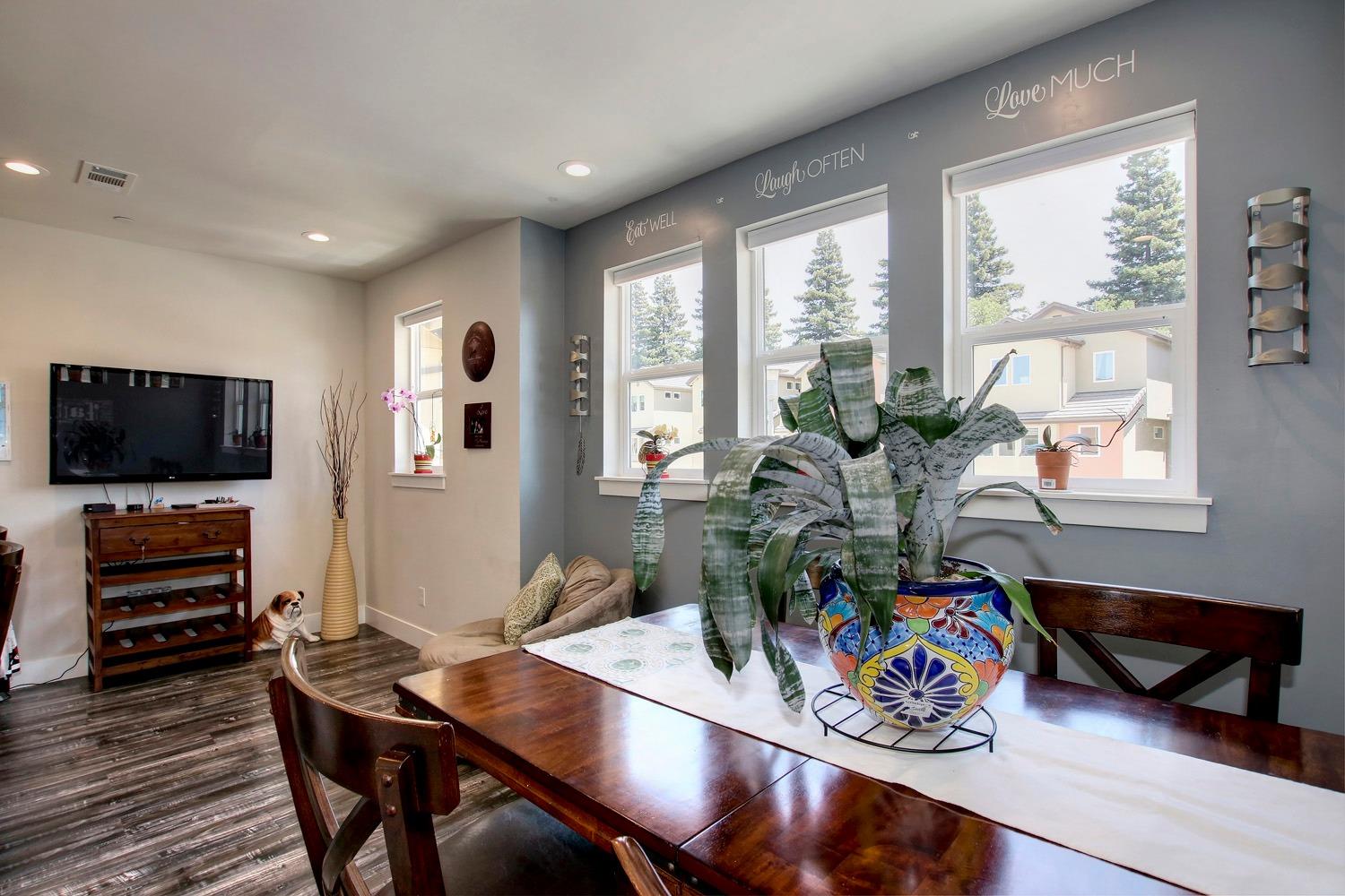 Sold, 3 Bedrooms, 2 Bathrooms, Single Family Home, Sacto So Land Park/Greenhaven, 24 Rio Viale Ct, Sacramento, CA 95831-8200, Beth Christensen, Dunnigan Realtors, Top Agent