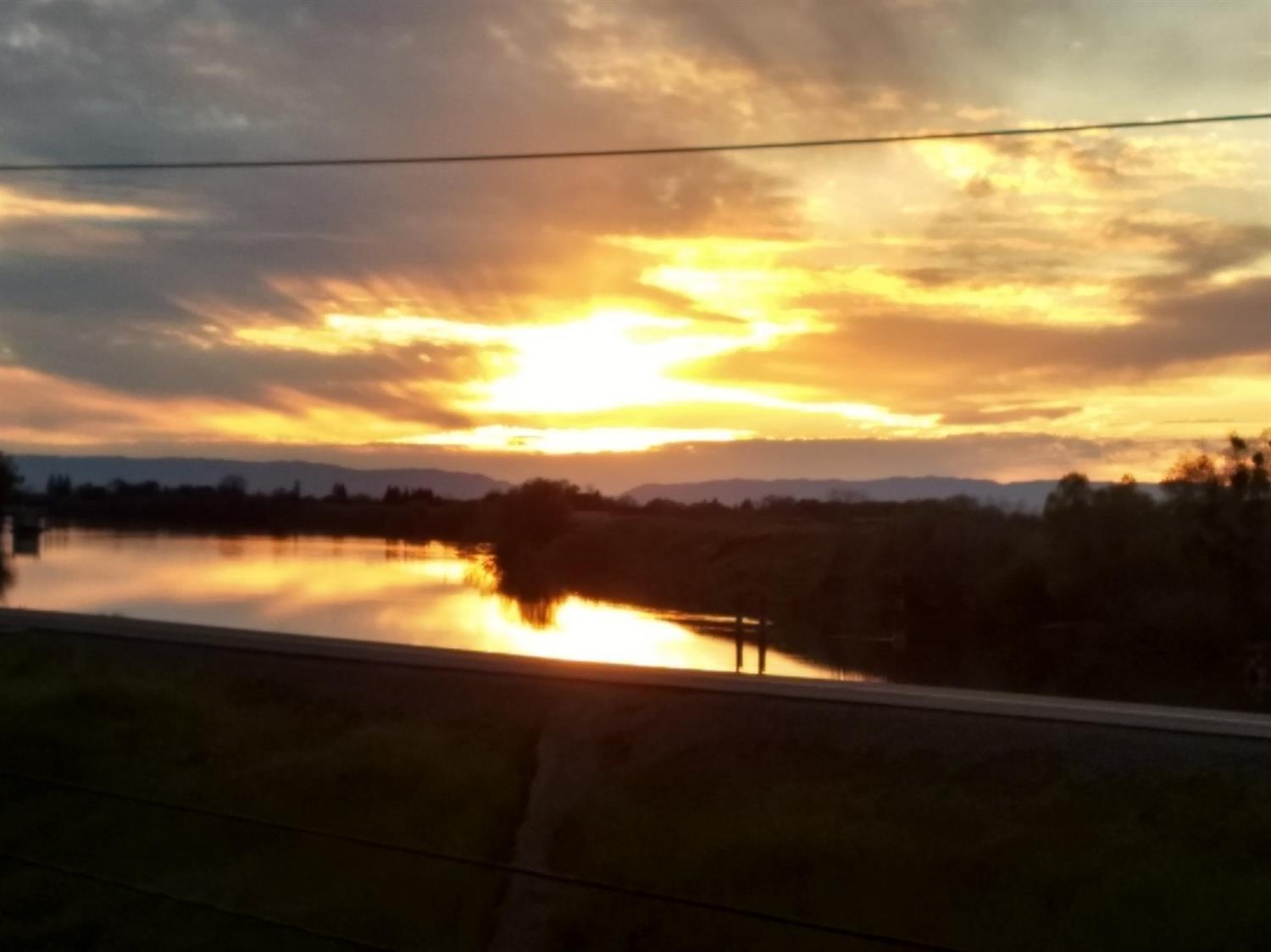 Sold, 3 Bedrooms, 2 Bathrooms, Single Family Home, Sacto So Land Park/Greenhaven, 24 Rio Viale Ct, Sacramento, CA 95831-8200, Beth Christensen, Dunnigan Realtors, Top Agent