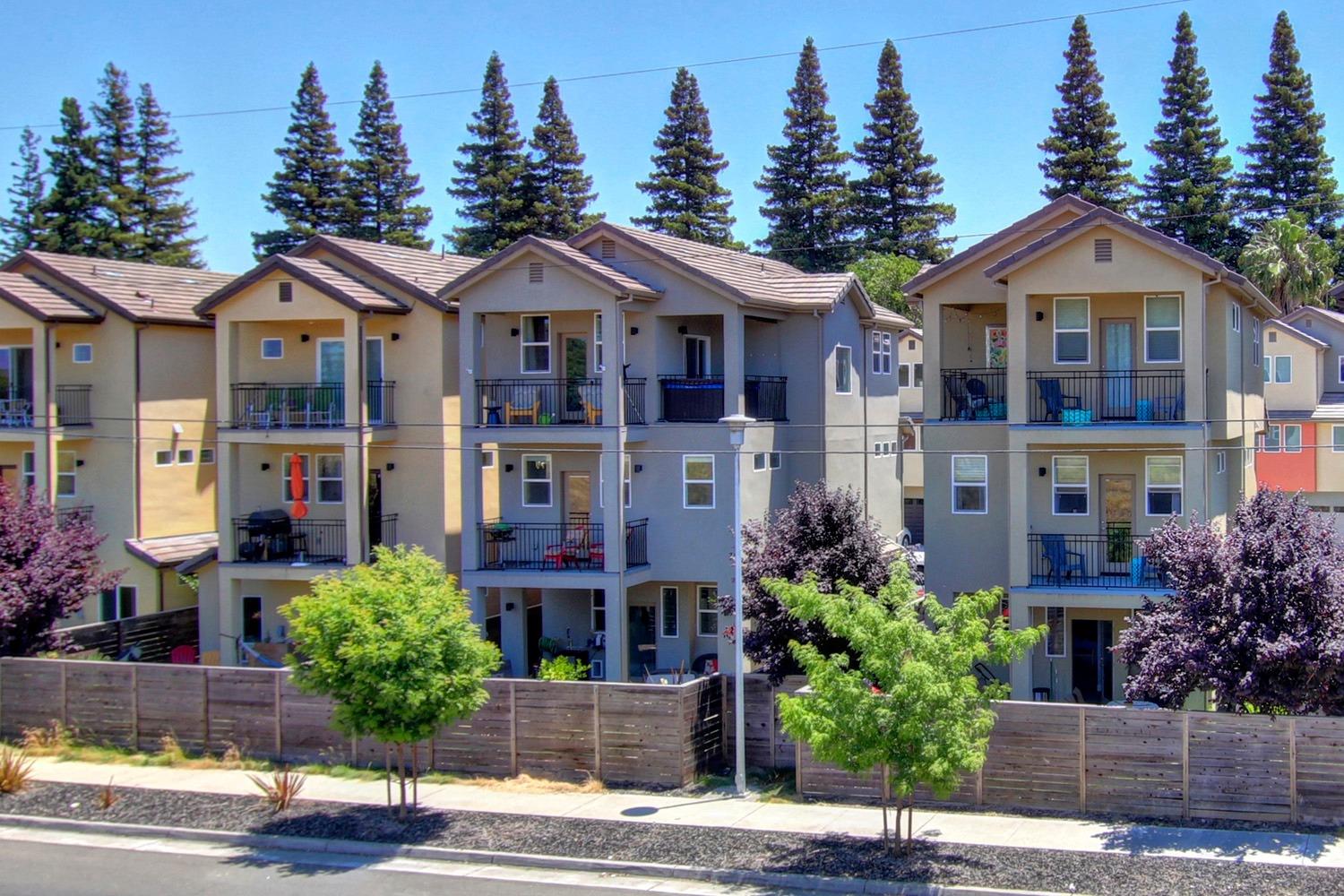 Sold, 3 Bedrooms, 2 Bathrooms, Single Family Home, Sacto So Land Park/Greenhaven, 24 Rio Viale Ct, Sacramento, CA 95831-8200, Beth Christensen, Dunnigan Realtors, Top Agent