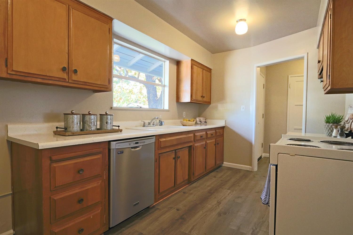 Sold, 3 Bedrooms, 1 Bathrooms, Single Family Home, Sacto Arden/Arcade Creek/Vicinity, 1005 Amberwood Rd, Sacramento, CA 95864-5044, Beth Christensen, Dunnigan Realtors, Top Agent