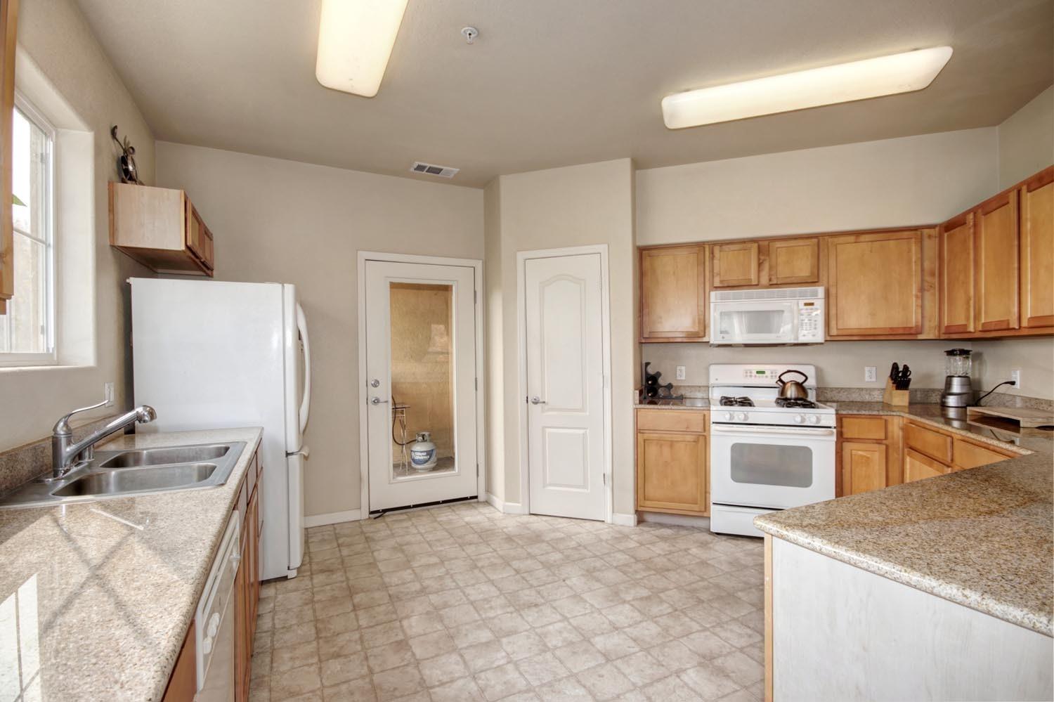 Sold, 2 Bedrooms, 2 Bathrooms, Condominium, No Sacto/Natomas/Del Paso Heights, 5350 Dunlay Dr #1114, Sacramento, CA 95835-1561, Beth Christensen, Dunnigan Realtors, Top Agent