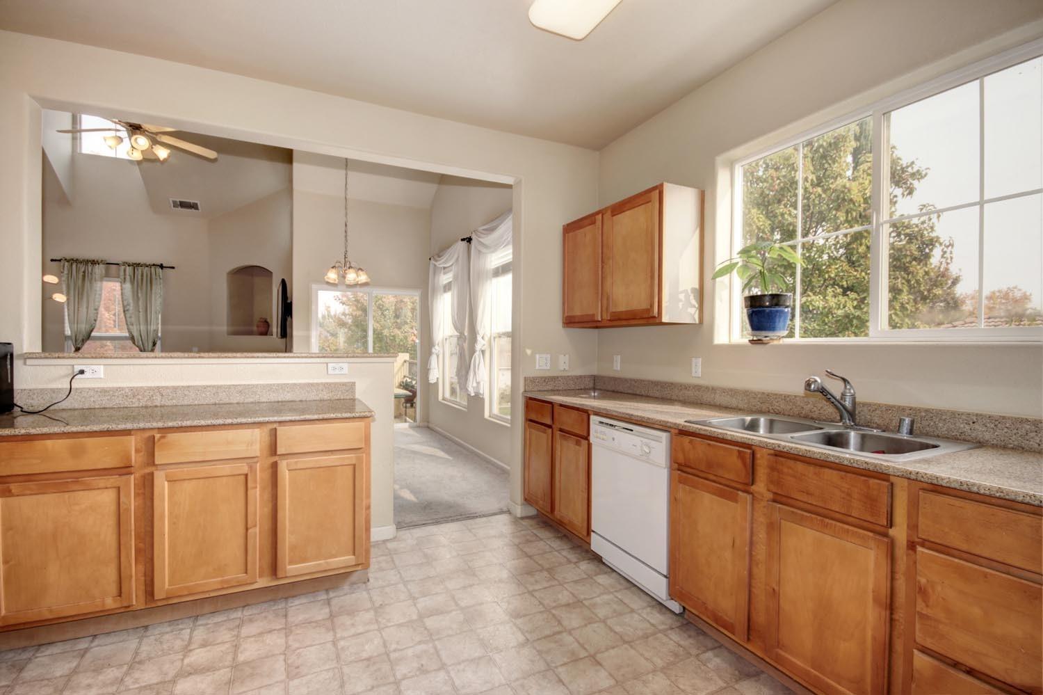 Sold, 2 Bedrooms, 2 Bathrooms, Condominium, No Sacto/Natomas/Del Paso Heights, 5350 Dunlay Dr #1114, Sacramento, CA 95835-1561, Beth Christensen, Dunnigan Realtors, Top Agent