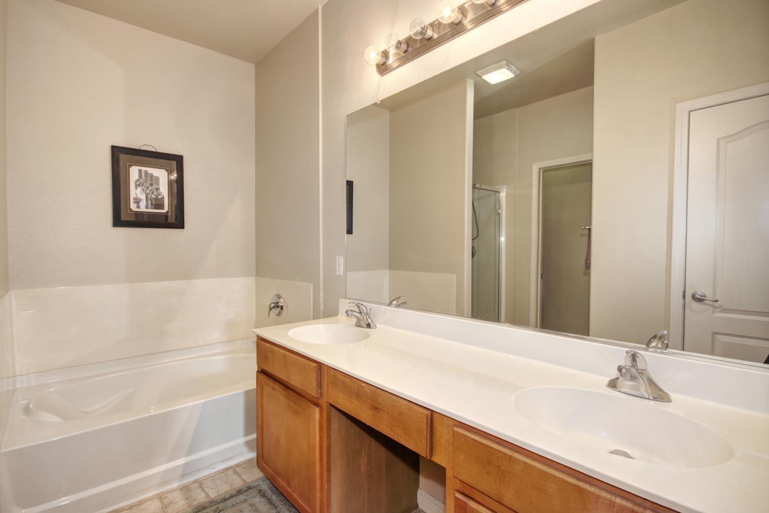 Sold, 2 Bedrooms, 2 Bathrooms, Condominium, No Sacto/Natomas/Del Paso Heights, 5350 Dunlay Dr #1114, Sacramento, CA 95835-1561, Beth Christensen, Dunnigan Realtors, Top Agent