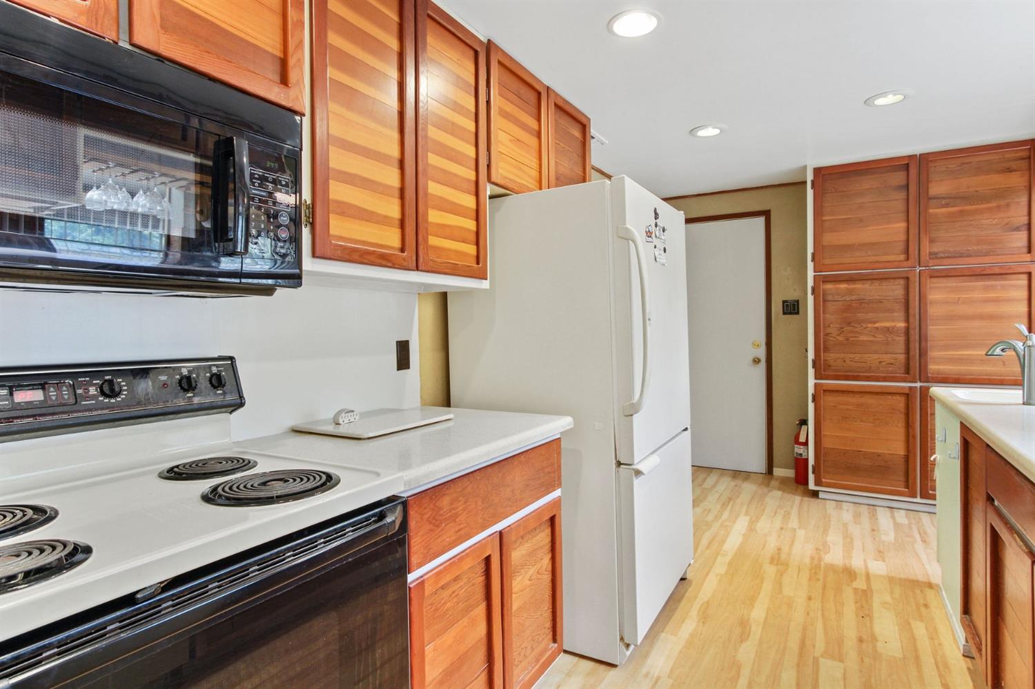 Sold, 3 Bedrooms, 2 Bathrooms, Single Family Home, Sacto Arden/Arcade Creek/Vicinity, 2901 Holt Way, Sacramento, CA 95864, Beth Christensen, Dunnigan Realtors, Top Agent