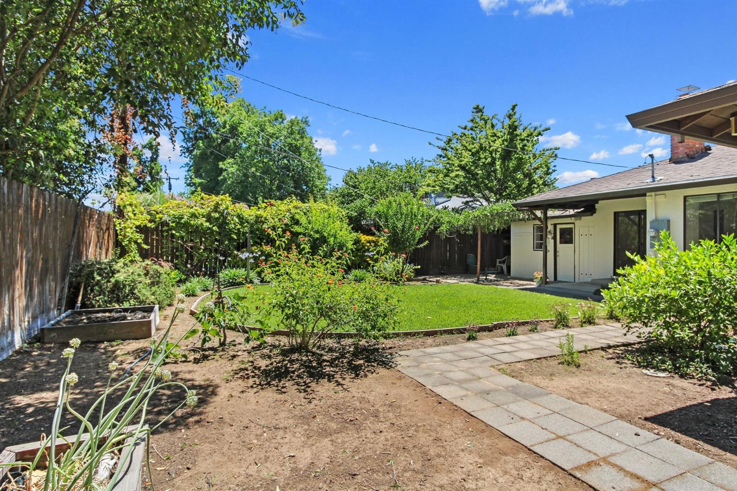 Sold, 3 Bedrooms, 2 Bathrooms, Single Family Home, Sacto Arden/Arcade Creek/Vicinity, 2901 Holt Way, Sacramento, CA 95864, Beth Christensen, Dunnigan Realtors, Top Agent