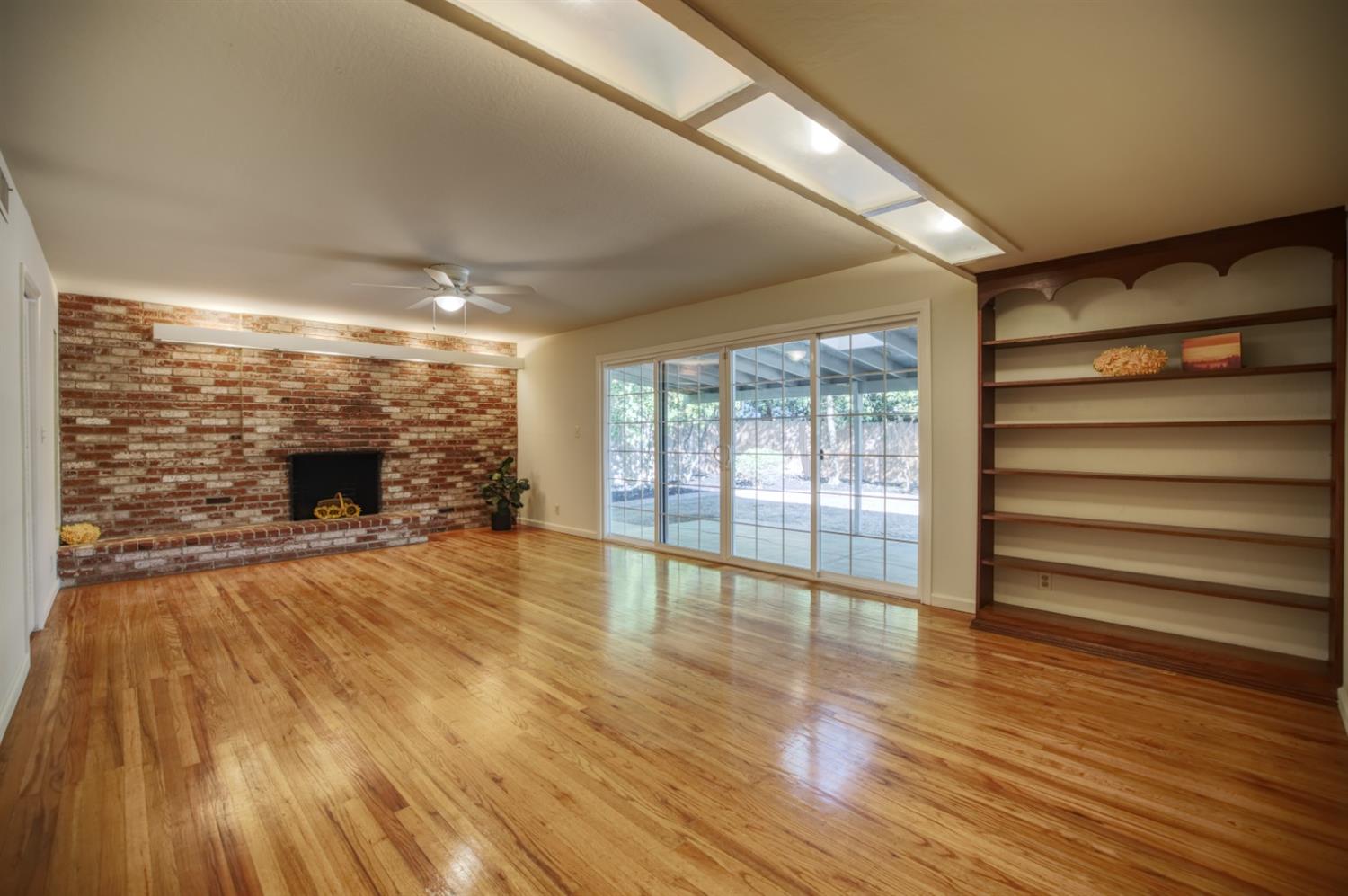 Sold, 4 Bedrooms, 2 Bathrooms, Single Family Home, Sacto Foothill Farms, 5230 Elbert Way, Sacramento, CA 95842-2833, Beth Christensen, Dunnigan Realtors, Top Agent Sold, 4 Bedrooms, 2 Bathrooms, Single Family Home, Sacto Foothill Farms, 5230 Elbert Way, Sacramento, CA 95842-2833, Beth Christensen, Dunnigan Realtors, Top Agent