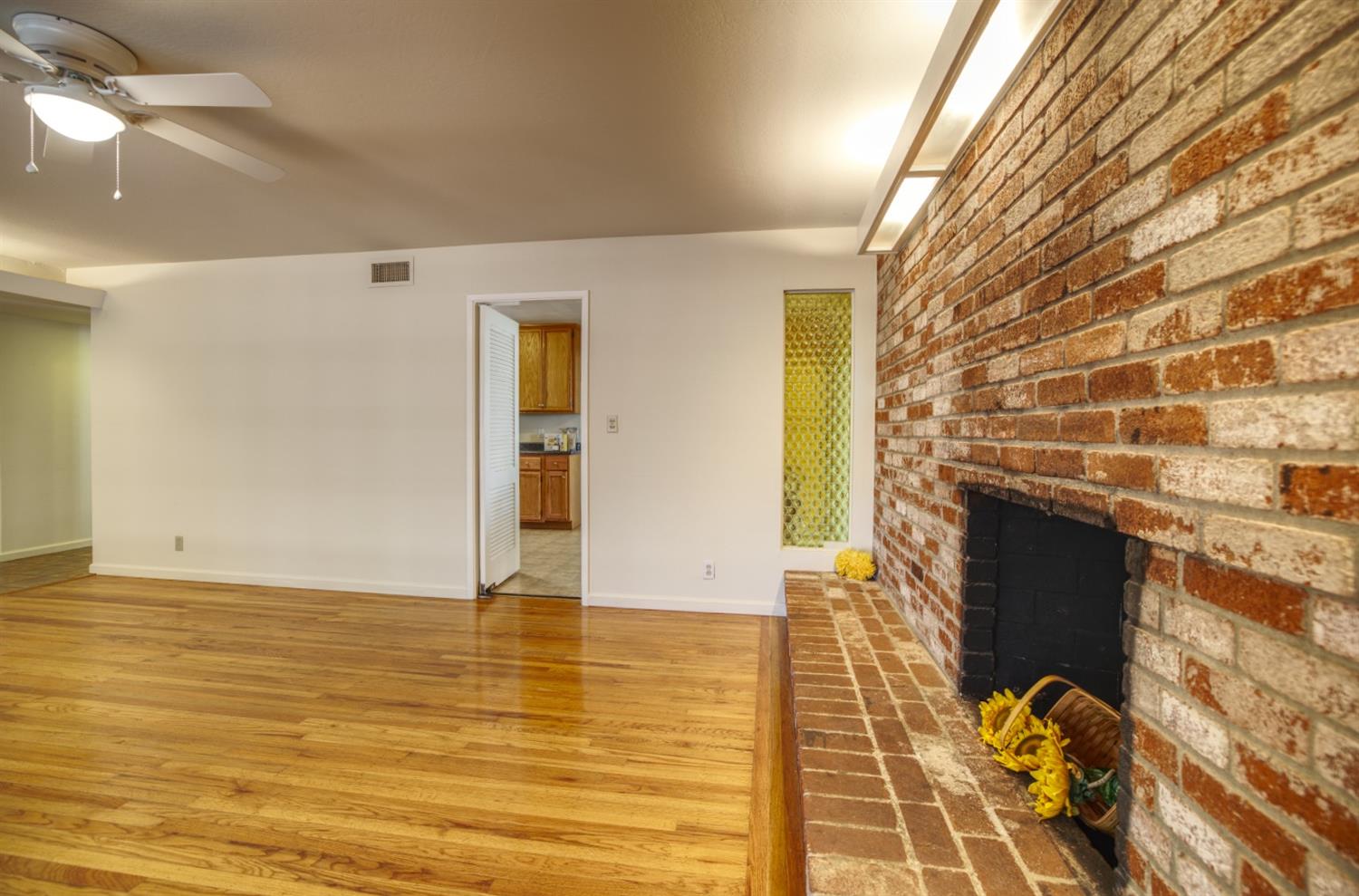 Sold, 4 Bedrooms, 2 Bathrooms, Single Family Home, Sacto Foothill Farms, 5230 Elbert Way, Sacramento, CA 95842-2833, Beth Christensen, Dunnigan Realtors, Top Agent Sold, 4 Bedrooms, 2 Bathrooms, Single Family Home, Sacto Foothill Farms, 5230 Elbert Way, Sacramento, CA 95842-2833, Beth Christensen, Dunnigan Realtors, Top Agent