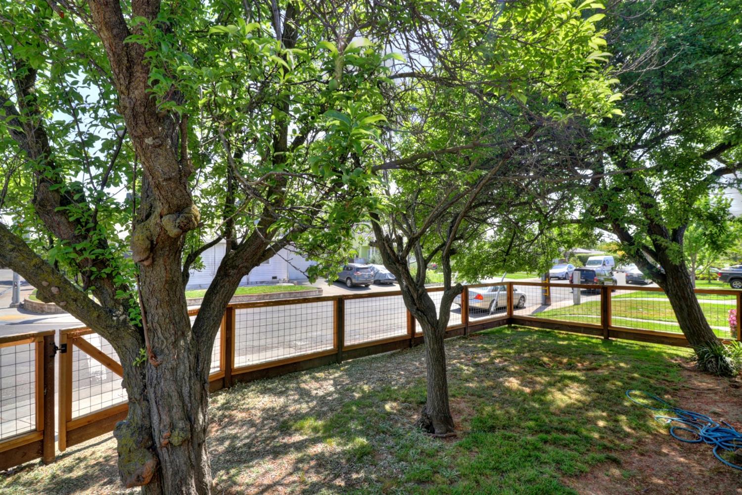 Sold, 2 Bedrooms, 1 Bathrooms, Single Family Home, Sacramento Elder Creek/Fruitridge, 5560 Broadway, Sacramento, CA 95820-1709, Beth Christensen, Dunnigan Realtors, Top Agent