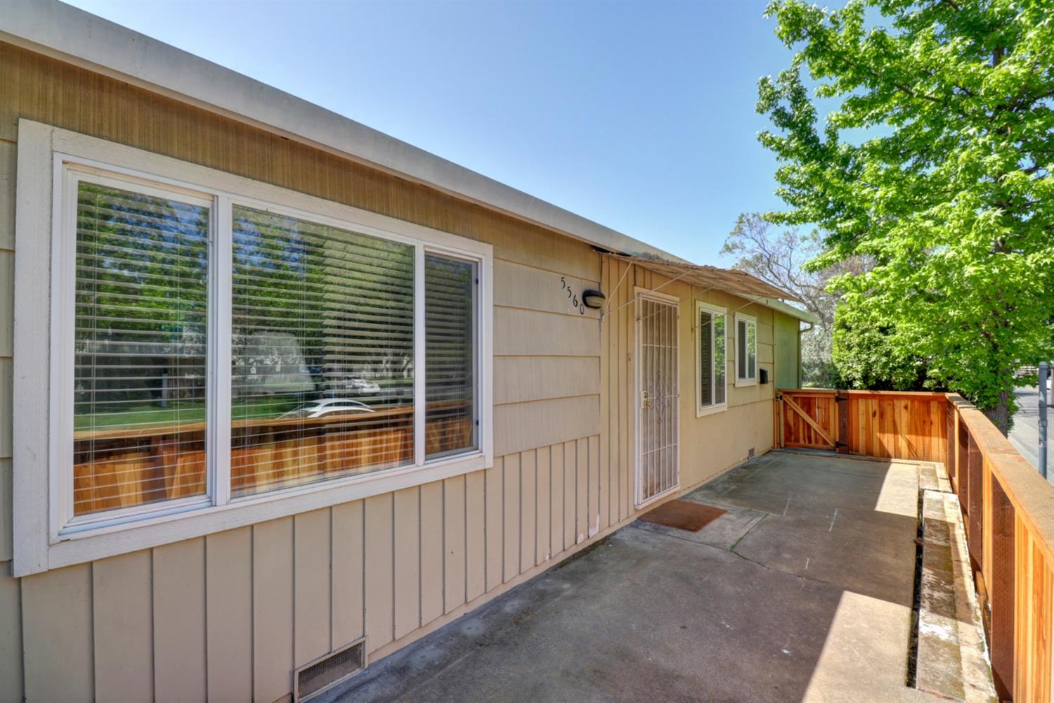 Sold, 2 Bedrooms, 1 Bathrooms, Single Family Home, Sacramento Elder Creek/Fruitridge, 5560 Broadway, Sacramento, CA 95820-1709, Beth Christensen, Dunnigan Realtors, Top Agent