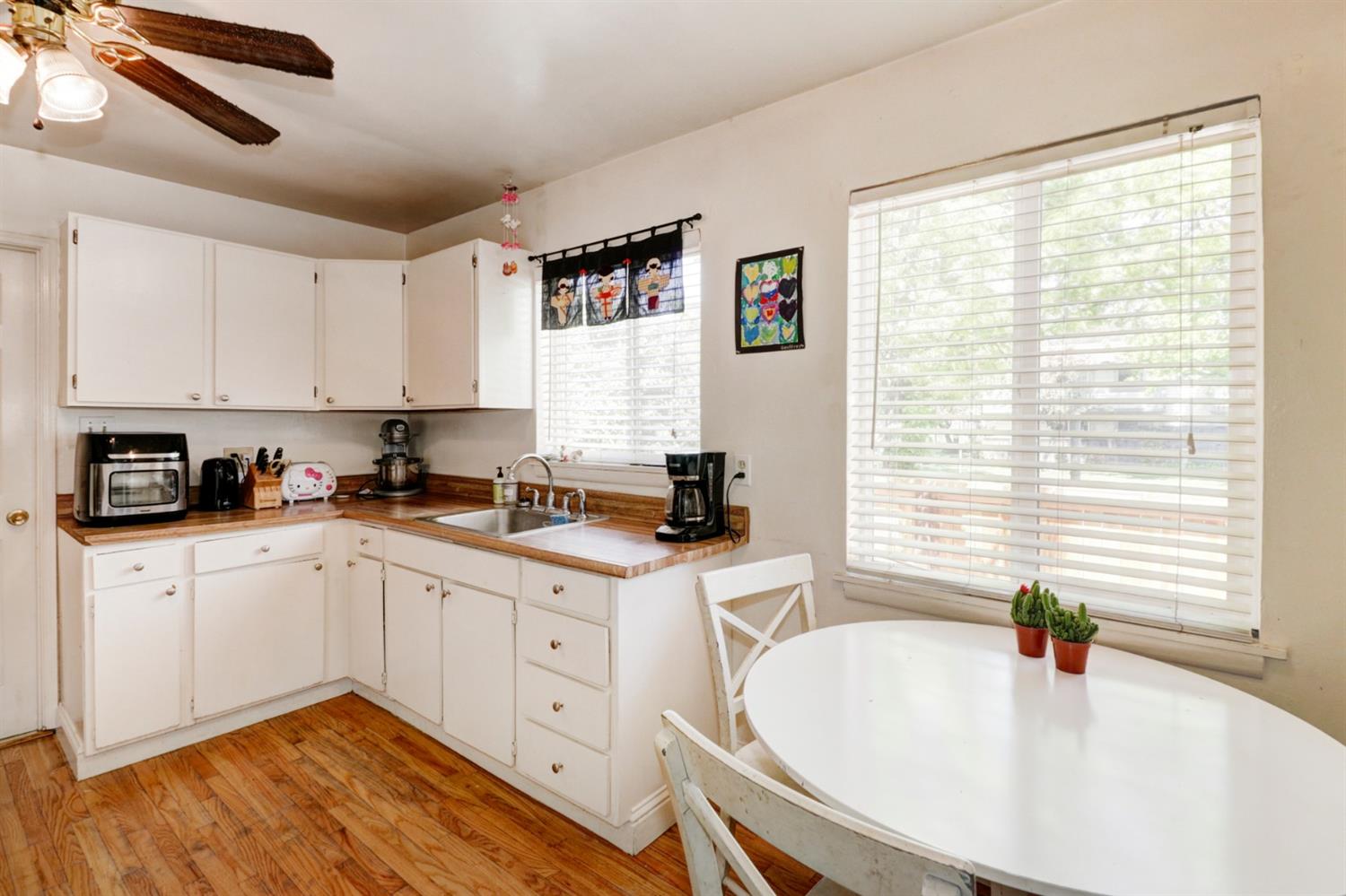 Sold, 2 Bedrooms, 1 Bathrooms, Single Family Home, Sacramento Elder Creek/Fruitridge, 5560 Broadway, Sacramento, CA 95820-1709, Beth Christensen, Dunnigan Realtors, Top Agent