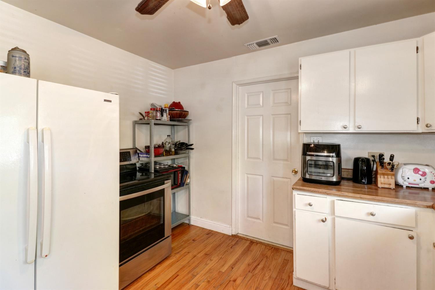 Sold, 2 Bedrooms, 1 Bathrooms, Single Family Home, Sacramento Elder Creek/Fruitridge, 5560 Broadway, Sacramento, CA 95820-1709, Beth Christensen, Dunnigan Realtors, Top Agent