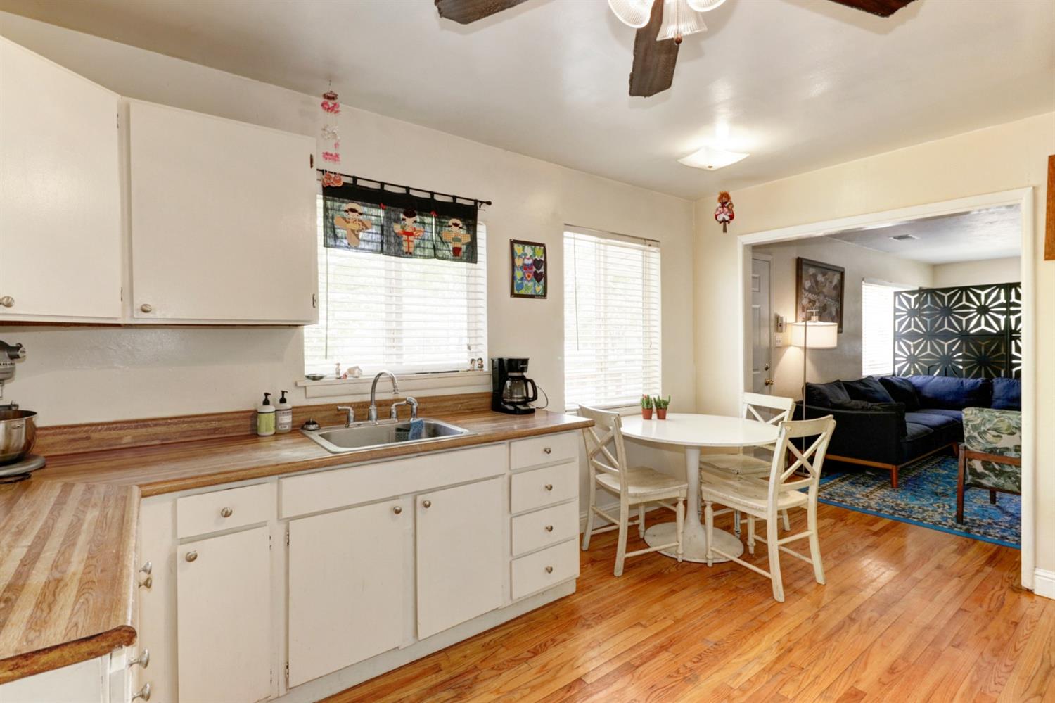 Sold, 2 Bedrooms, 1 Bathrooms, Single Family Home, Sacramento Elder Creek/Fruitridge, 5560 Broadway, Sacramento, CA 95820-1709, Beth Christensen, Dunnigan Realtors, Top Agent