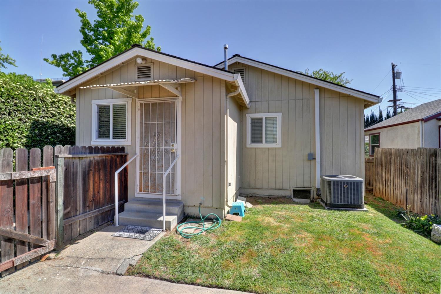 Sold, 2 Bedrooms, 1 Bathrooms, Single Family Home, Sacramento Elder Creek/Fruitridge, 5560 Broadway, Sacramento, CA 95820-1709, Beth Christensen, Dunnigan Realtors, Top Agent