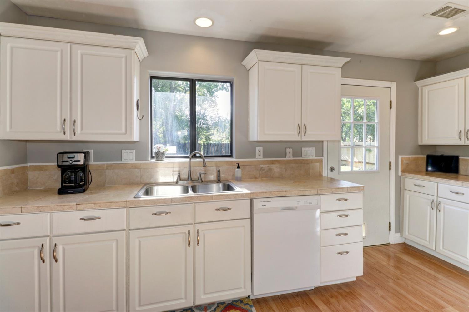 Sold, 3 Bedrooms, 2 Bathrooms, Single Family Home, Carmichael, 2521 Gunn Rd, Carmichael, CA 95608-4742, Beth Christensen, Dunnigan Realtors, Top Agent