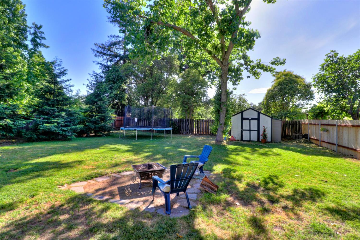 Sold, 3 Bedrooms, 2 Bathrooms, Single Family Home, Carmichael, 2521 Gunn Rd, Carmichael, CA 95608-4742, Beth Christensen, Dunnigan Realtors, Top Agent