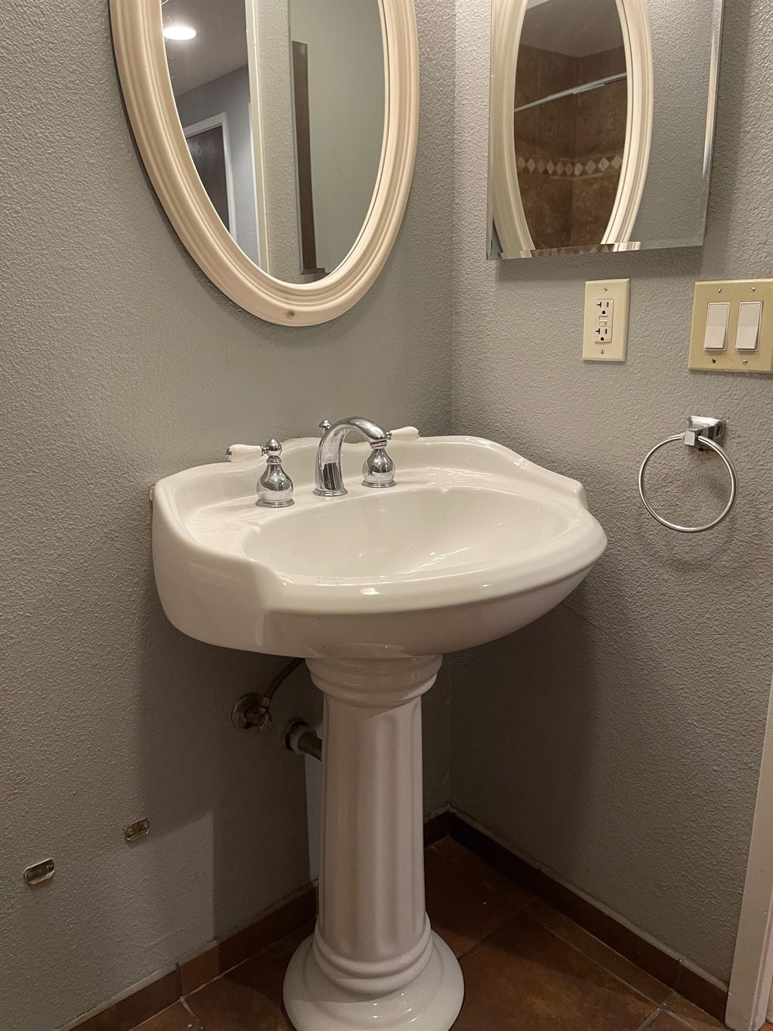 Sold, 3 Bedrooms, 2 Bathrooms, Single Family Home, Sacramento Elder Creek/Fruitridge, 2531 21st Ave, Sacramento, CA 95820-3739, Beth Christensen, Dunnigan Realtors, Top Agent