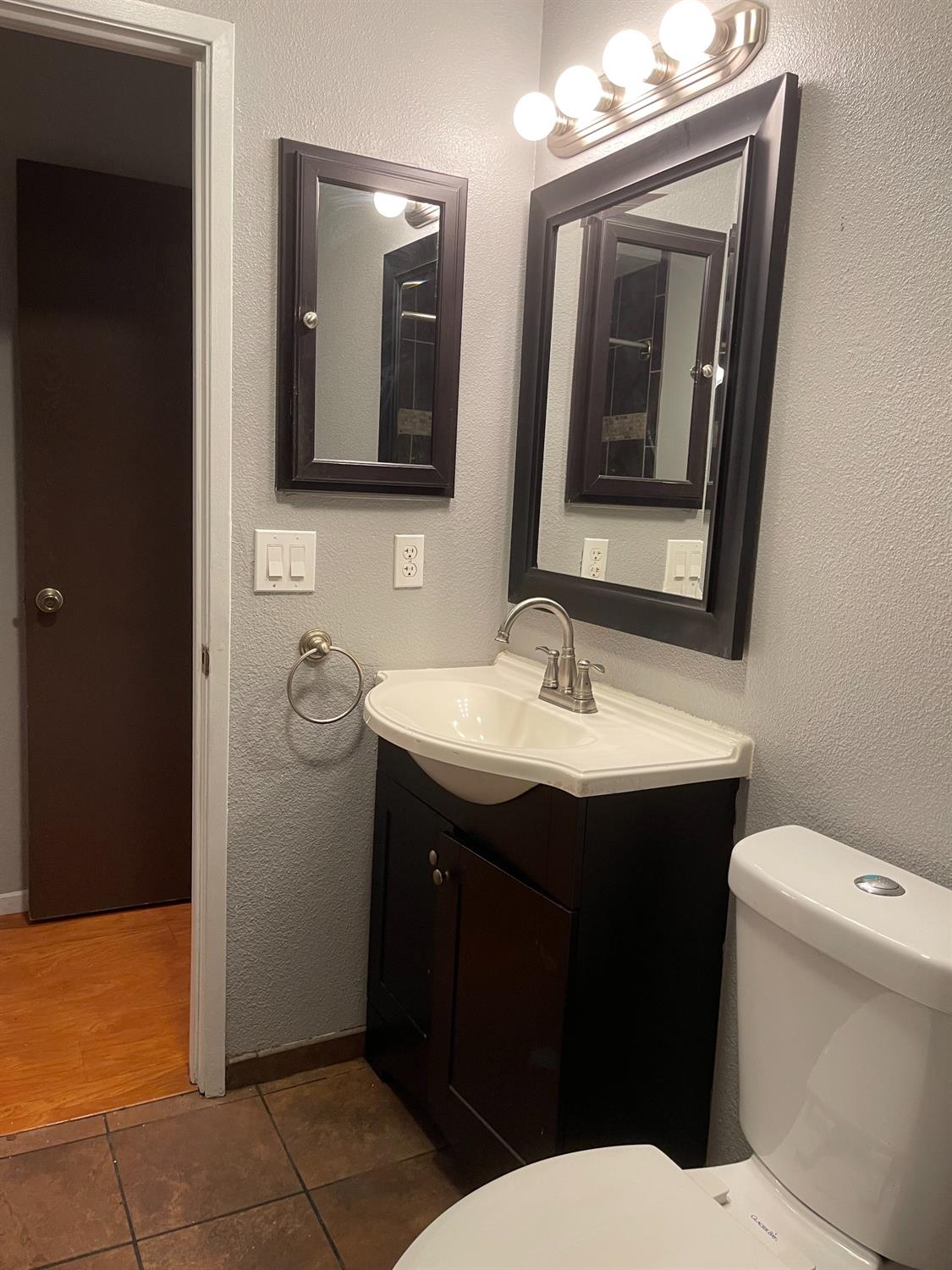 Sold, 3 Bedrooms, 2 Bathrooms, Single Family Home, Sacramento Elder Creek/Fruitridge, 2531 21st Ave, Sacramento, CA 95820-3739, Beth Christensen, Dunnigan Realtors, Top Agent