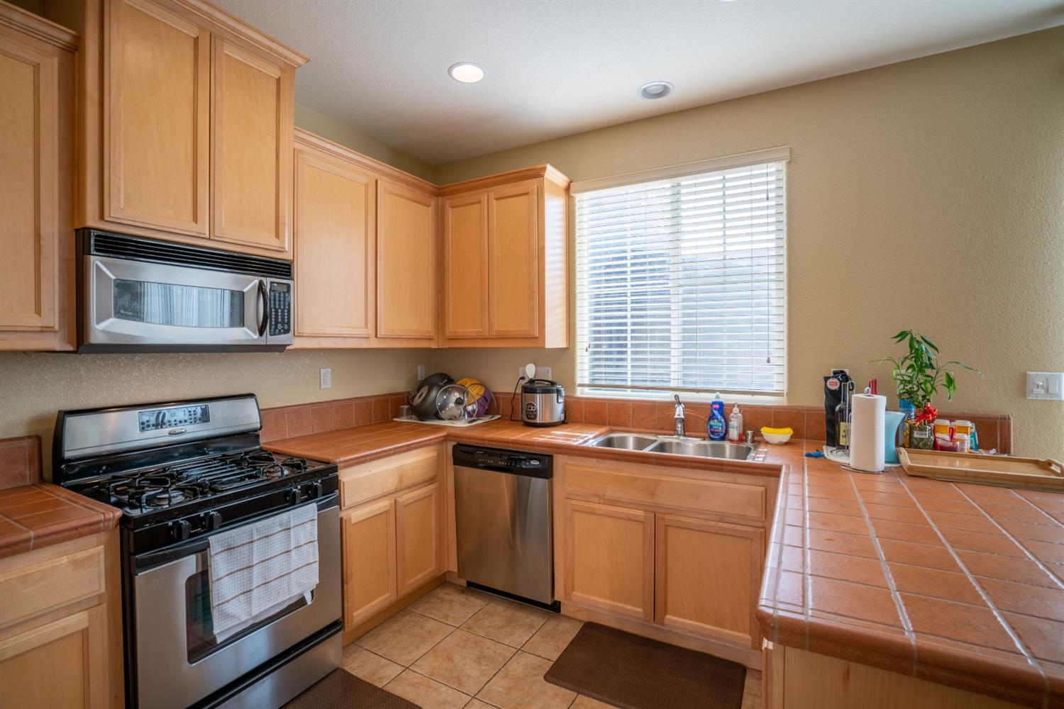 Sold, 2 Bedrooms, 2 Bathrooms, Single Family Home, Lincoln Crossing, 1324 Landmark Cir, Lincoln, CA 95648-2980, Beth Christensen, Dunnigan Realtors, Top Agent