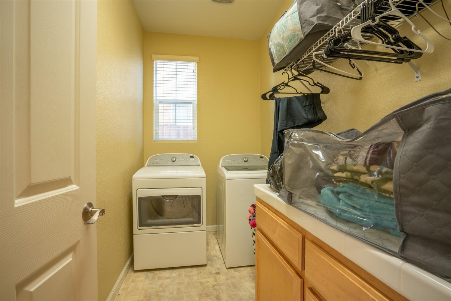 Sold, 2 Bedrooms, 2 Bathrooms, Single Family Home, Lincoln Crossing, 1324 Landmark Cir, Lincoln, CA 95648-2980, Beth Christensen, Dunnigan Realtors, Top Agent