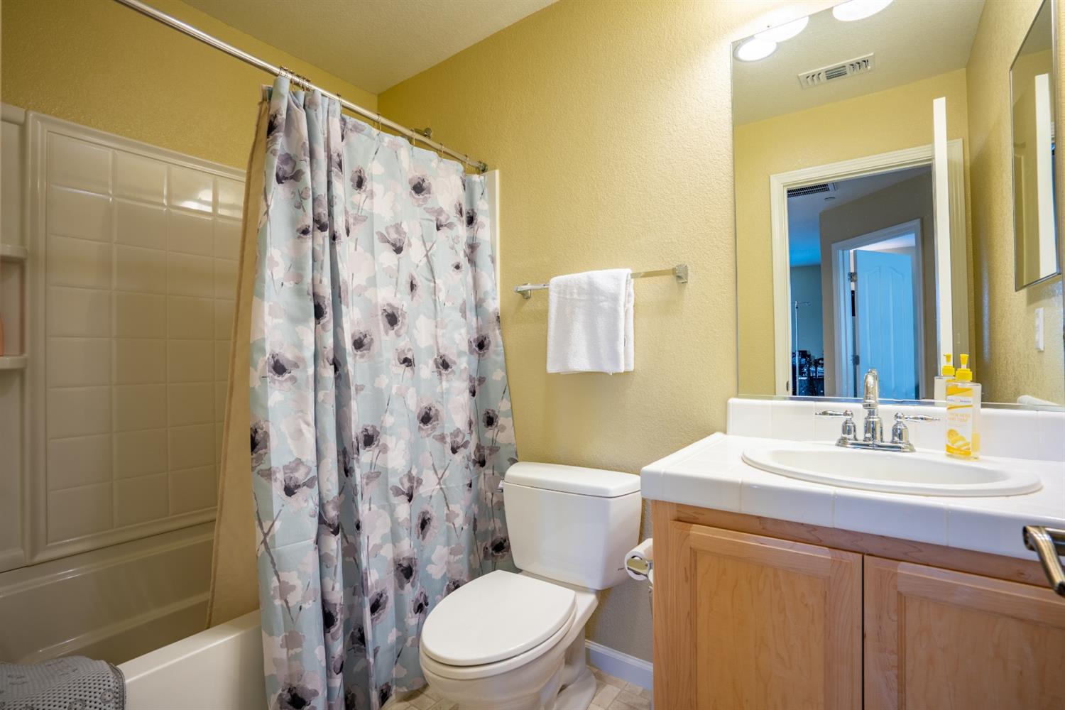Sold, 2 Bedrooms, 2 Bathrooms, Single Family Home, Lincoln Crossing, 1324 Landmark Cir, Lincoln, CA 95648-2980, Beth Christensen, Dunnigan Realtors, Top Agent