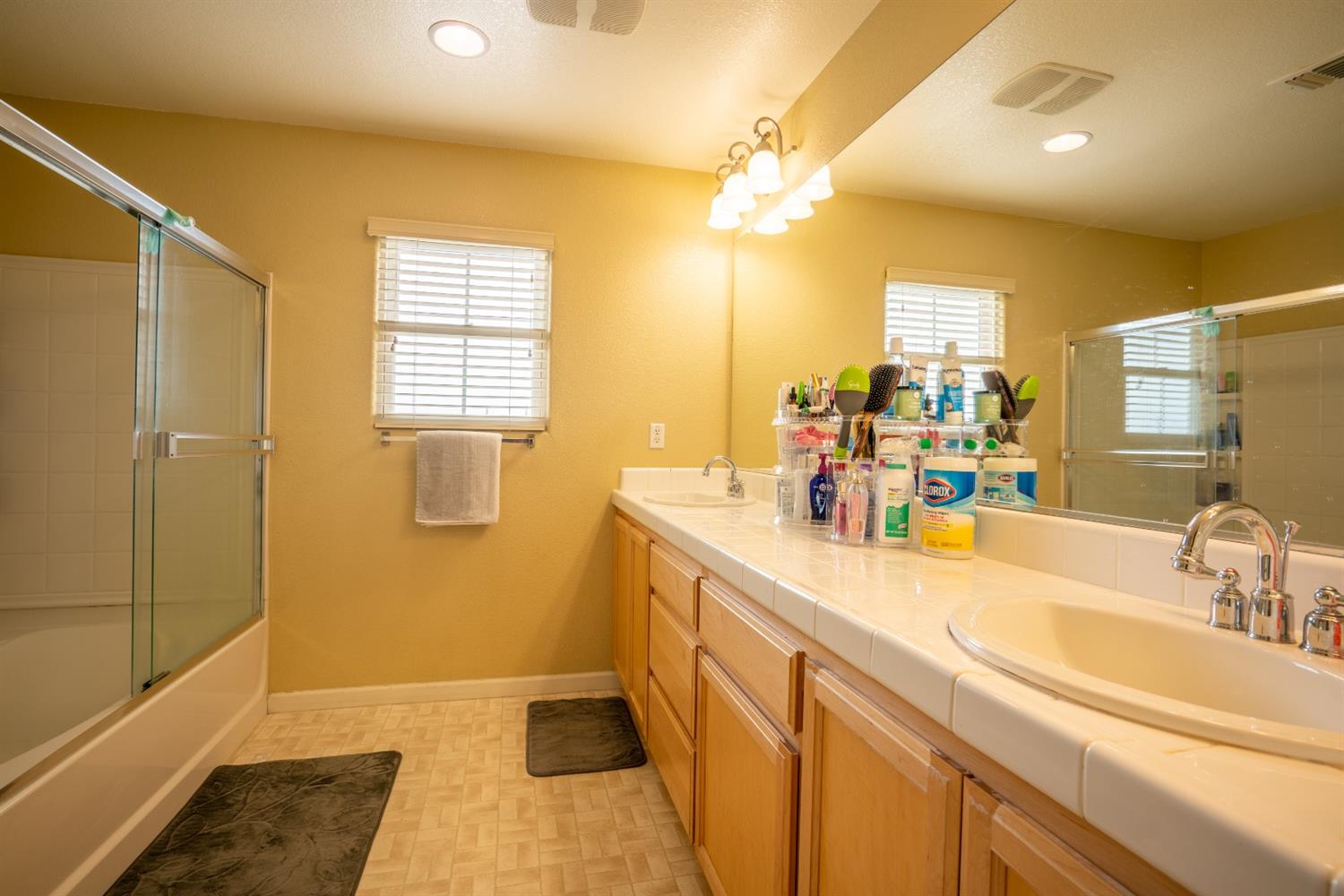Sold, 2 Bedrooms, 2 Bathrooms, Single Family Home, Lincoln Crossing, 1324 Landmark Cir, Lincoln, CA 95648-2980, Beth Christensen, Dunnigan Realtors, Top Agent