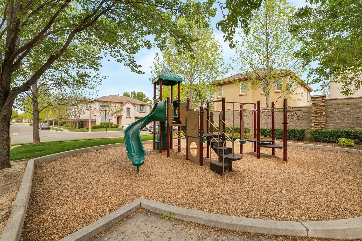 Sold, 2 Bedrooms, 2 Bathrooms, Single Family Home, Lincoln Crossing, 1324 Landmark Cir, Lincoln, CA 95648-2980, Beth Christensen, Dunnigan Realtors, Top Agent