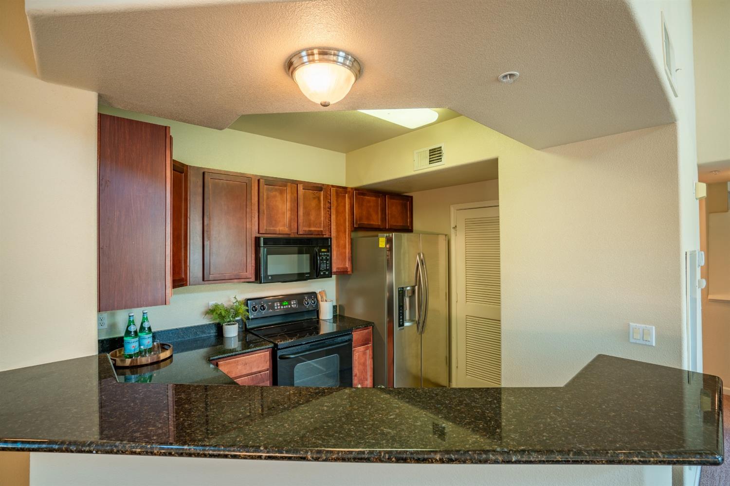 Sold, 1 Bedrooms, 1 Bathrooms, Condominium, No Sacto/Natomas/Del Paso Heights, 1900 Danbrook Dr #123, Sacramento, CA 95835-1695, Beth Christensen, Dunnigan Realtors, Top Agent