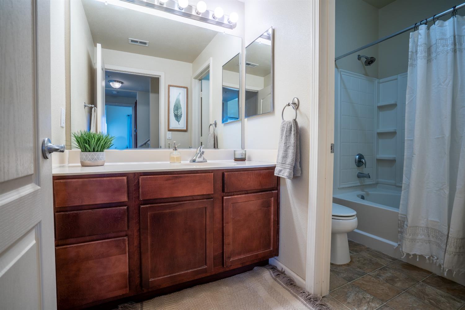 Sold, 1 Bedrooms, 1 Bathrooms, Condominium, No Sacto/Natomas/Del Paso Heights, 1900 Danbrook Dr #123, Sacramento, CA 95835-1695, Beth Christensen, Dunnigan Realtors, Top Agent