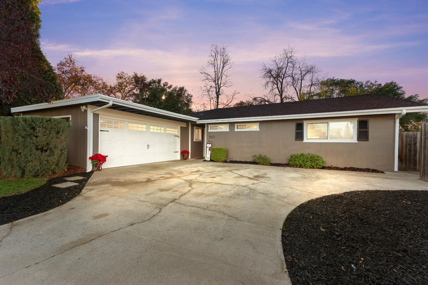 Sold, 3 Bedrooms, 2 Bathrooms, Single Family Home, Sacto Arden/Arcade Creek/Vicinity, 3453 Von Bauer Way, Sacramento, CA 95821-4032, Beth Christensen, Dunnigan Realtors, Top Agent