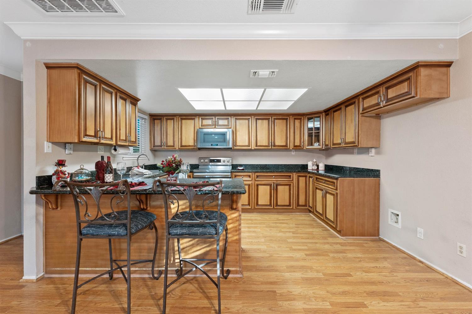 Sold, 3 Bedrooms, 2 Bathrooms, Single Family Home, Sacto Arden/Arcade Creek/Vicinity, 3453 Von Bauer Way, Sacramento, CA 95821-4032, Beth Christensen, Dunnigan Realtors, Top Agent