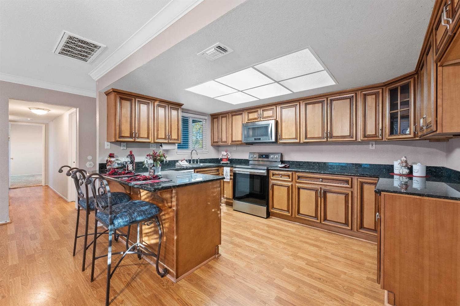 Sold, 3 Bedrooms, 2 Bathrooms, Single Family Home, Sacto Arden/Arcade Creek/Vicinity, 3453 Von Bauer Way, Sacramento, CA 95821-4032, Beth Christensen, Dunnigan Realtors, Top Agent