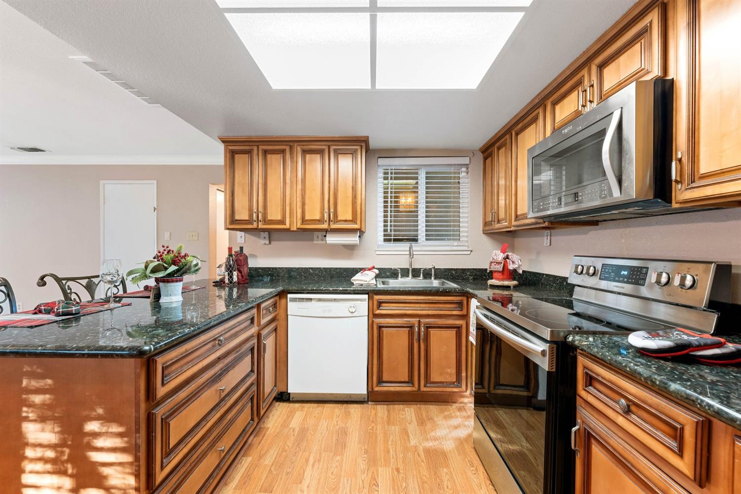 Sold, 3 Bedrooms, 2 Bathrooms, Single Family Home, Sacto Arden/Arcade Creek/Vicinity, 3453 Von Bauer Way, Sacramento, CA 95821-4032, Beth Christensen, Dunnigan Realtors, Top Agent