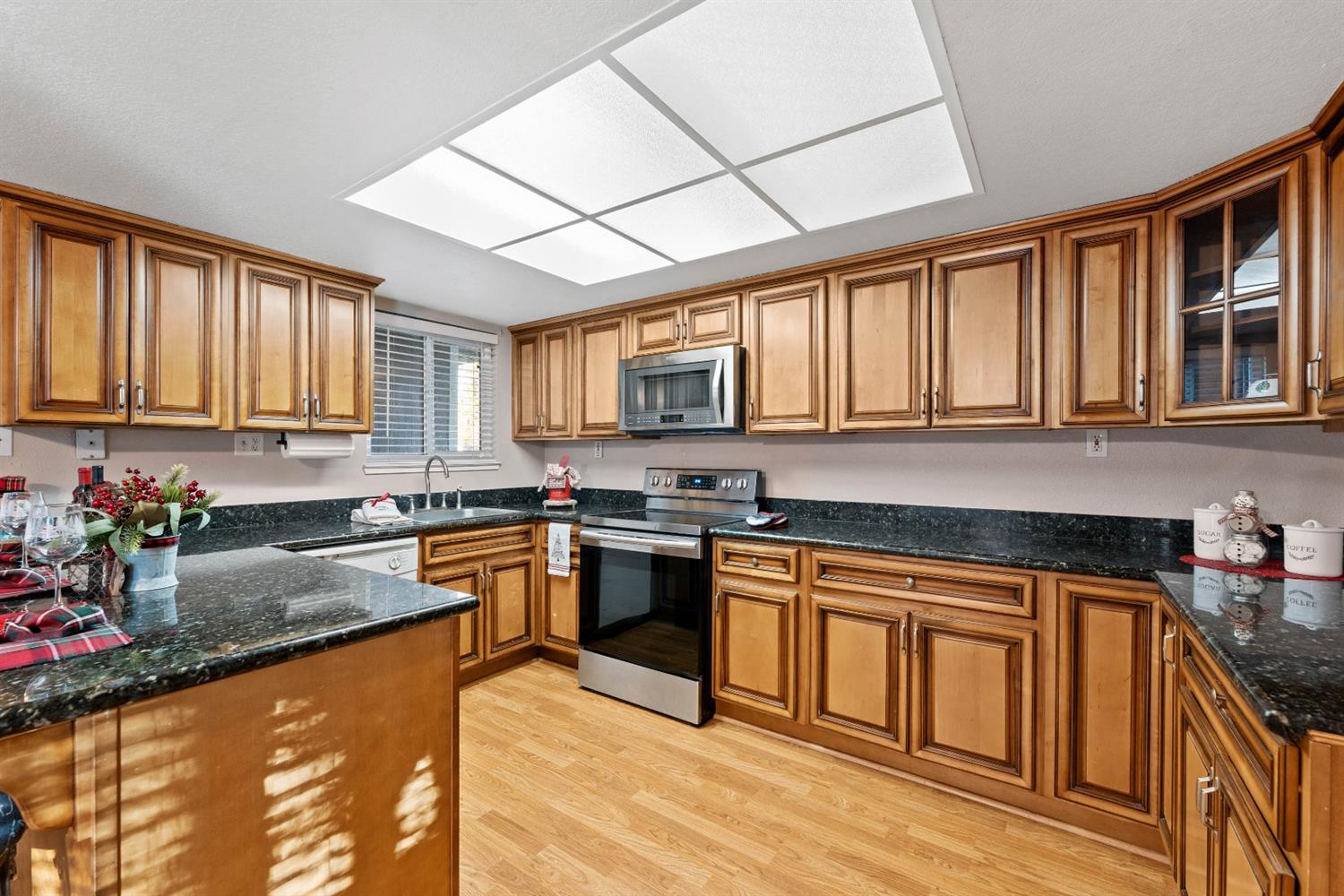 Sold, 3 Bedrooms, 2 Bathrooms, Single Family Home, Sacto Arden/Arcade Creek/Vicinity, 3453 Von Bauer Way, Sacramento, CA 95821-4032, Beth Christensen, Dunnigan Realtors, Top Agent