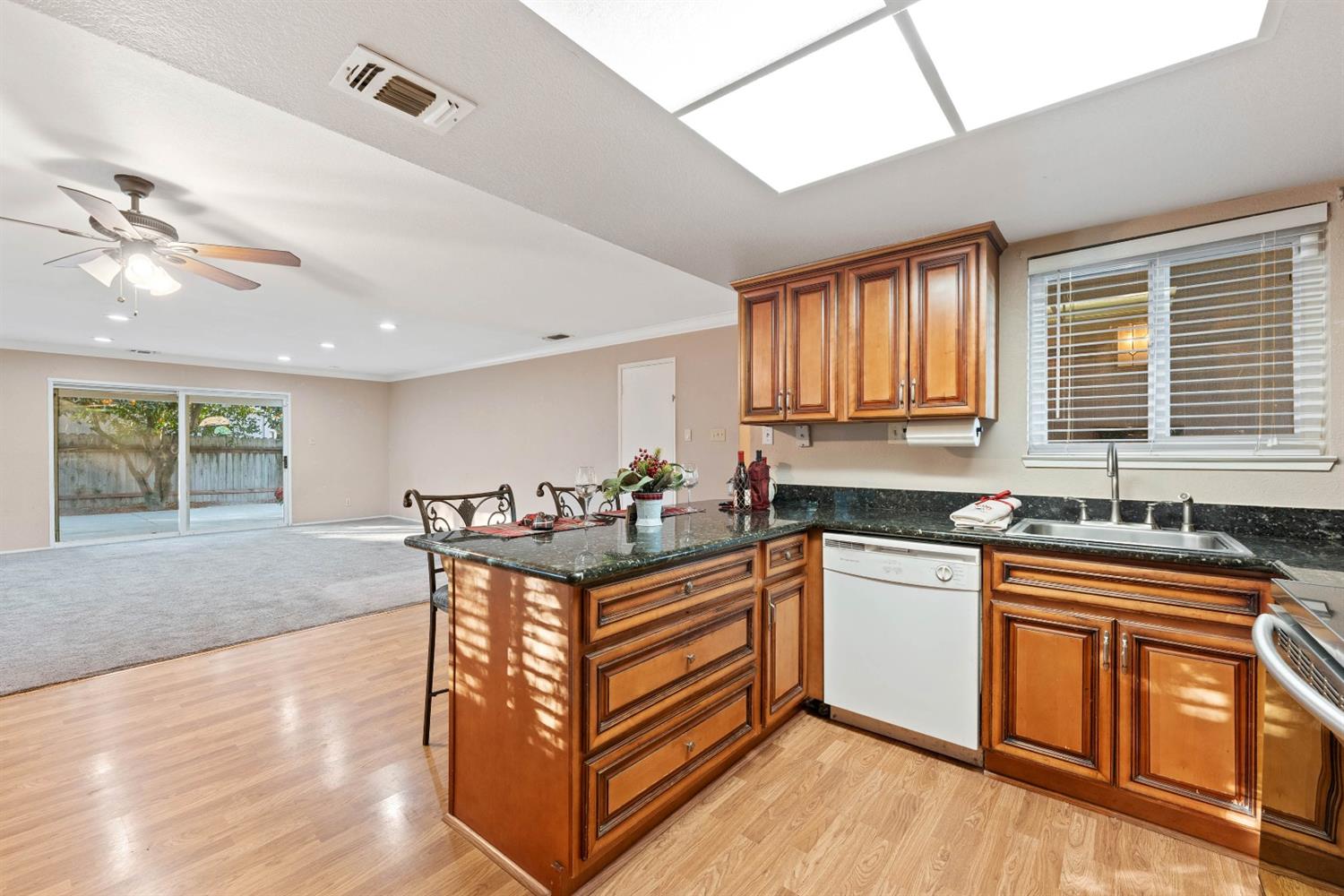 Sold, 3 Bedrooms, 2 Bathrooms, Single Family Home, Sacto Arden/Arcade Creek/Vicinity, 3453 Von Bauer Way, Sacramento, CA 95821-4032, Beth Christensen, Dunnigan Realtors, Top Agent