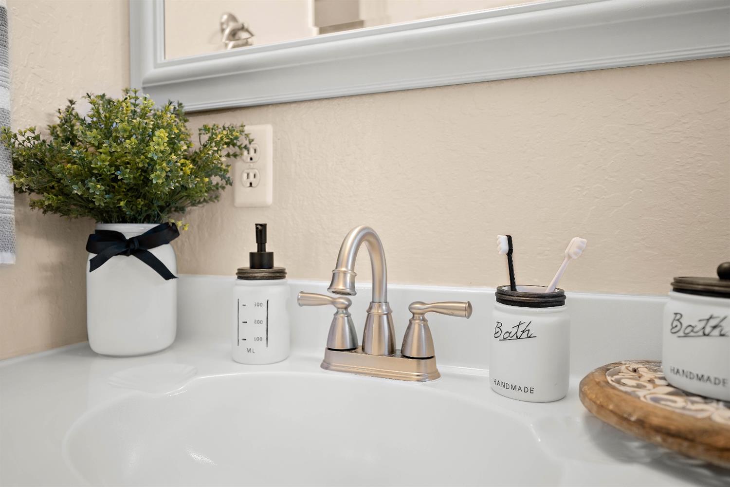 Sold, 3 Bedrooms, 2 Bathrooms, Single Family Home, Sacto Arden/Arcade Creek/Vicinity, 3453 Von Bauer Way, Sacramento, CA 95821-4032, Beth Christensen, Dunnigan Realtors, Top Agent