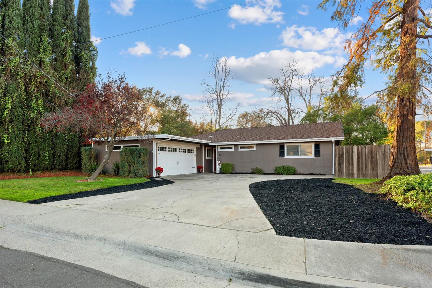 Sold, 3 Bedrooms, 2 Bathrooms, Single Family Home, Sacto Arden/Arcade Creek/Vicinity, 3453 Von Bauer Way, Sacramento, CA 95821-4032, Beth Christensen, Dunnigan Realtors, Top Agent