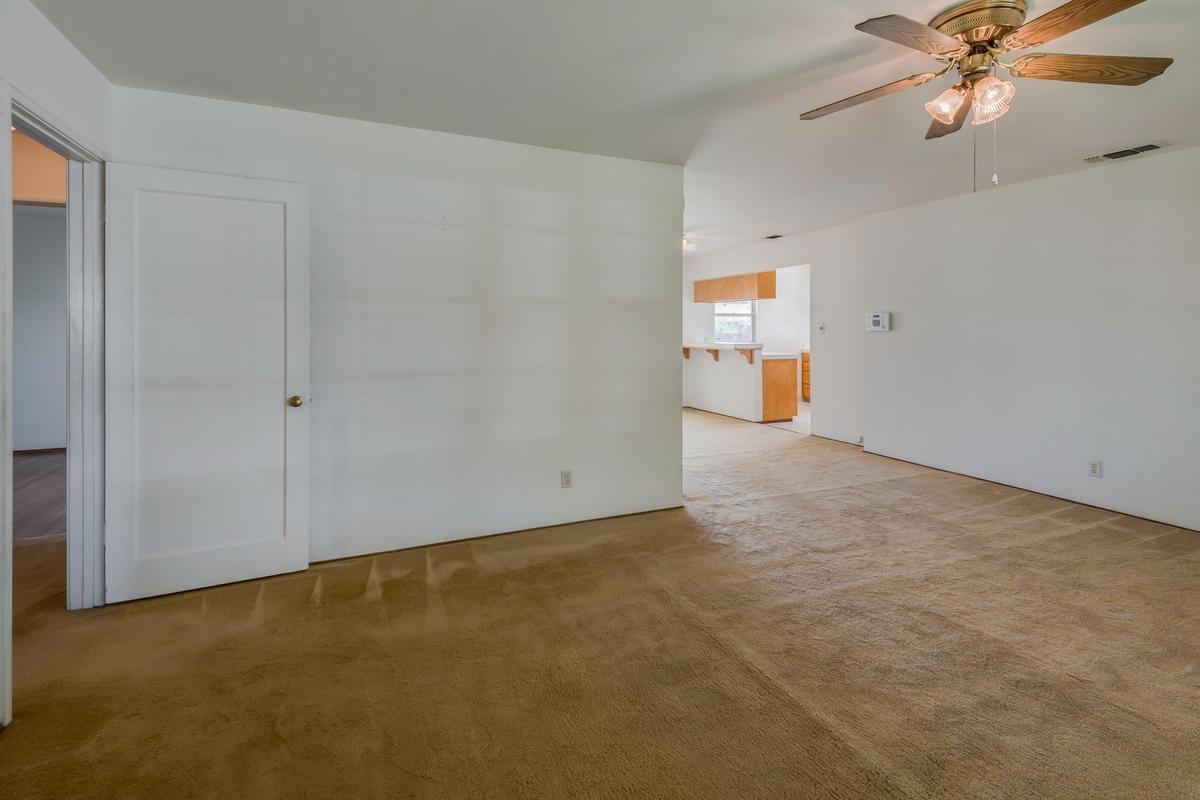 Sold, 3 Bedrooms, 2 Bathrooms, Single Family Home, Sacramento Elder Creek/Fruitridge, 5817 62nd St, Sacramento, CA 95824-3143, Beth Christensen, Dunnigan Realtors, Top Agent